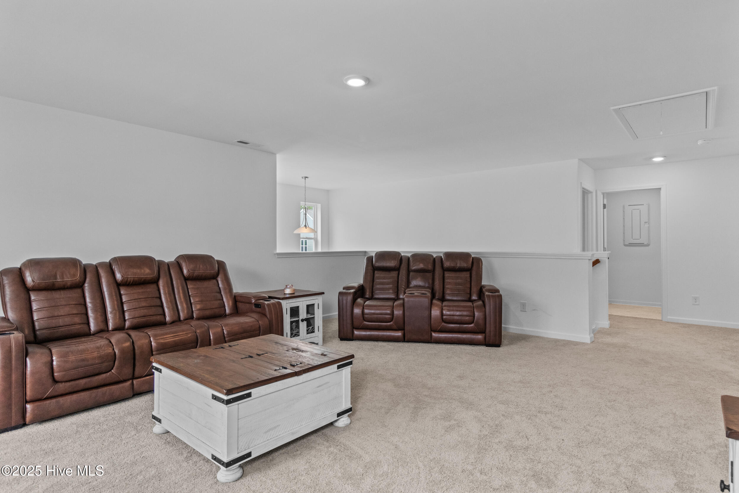 100563734 | Photo 26