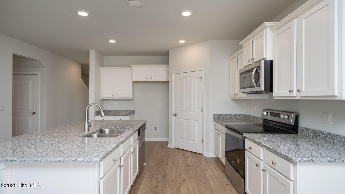 1050 Pampas Grass Drive Lot 334, Castle Hayne, NC 28429 – photo 10: Similar Home