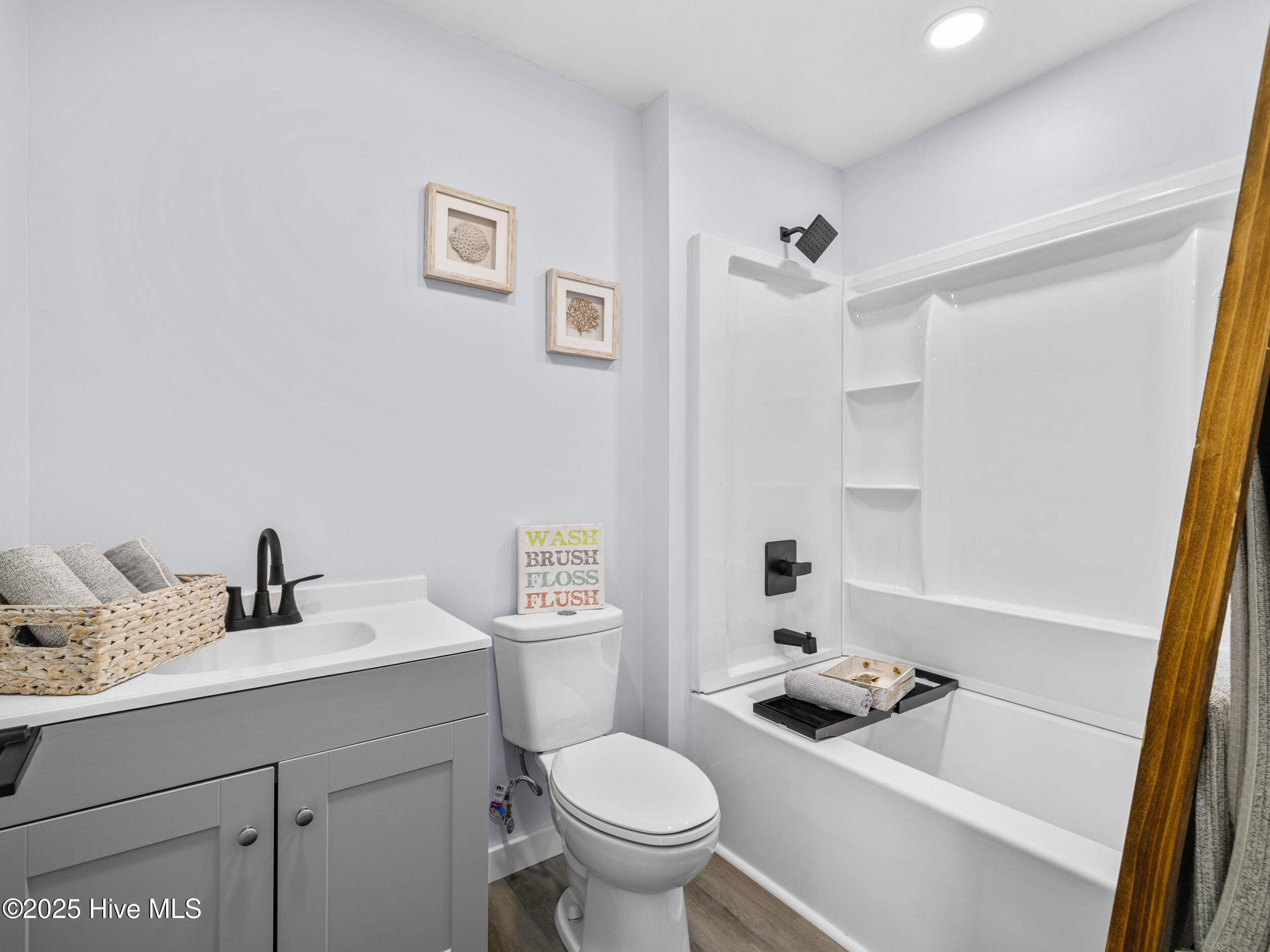 100545039 | Photo 33