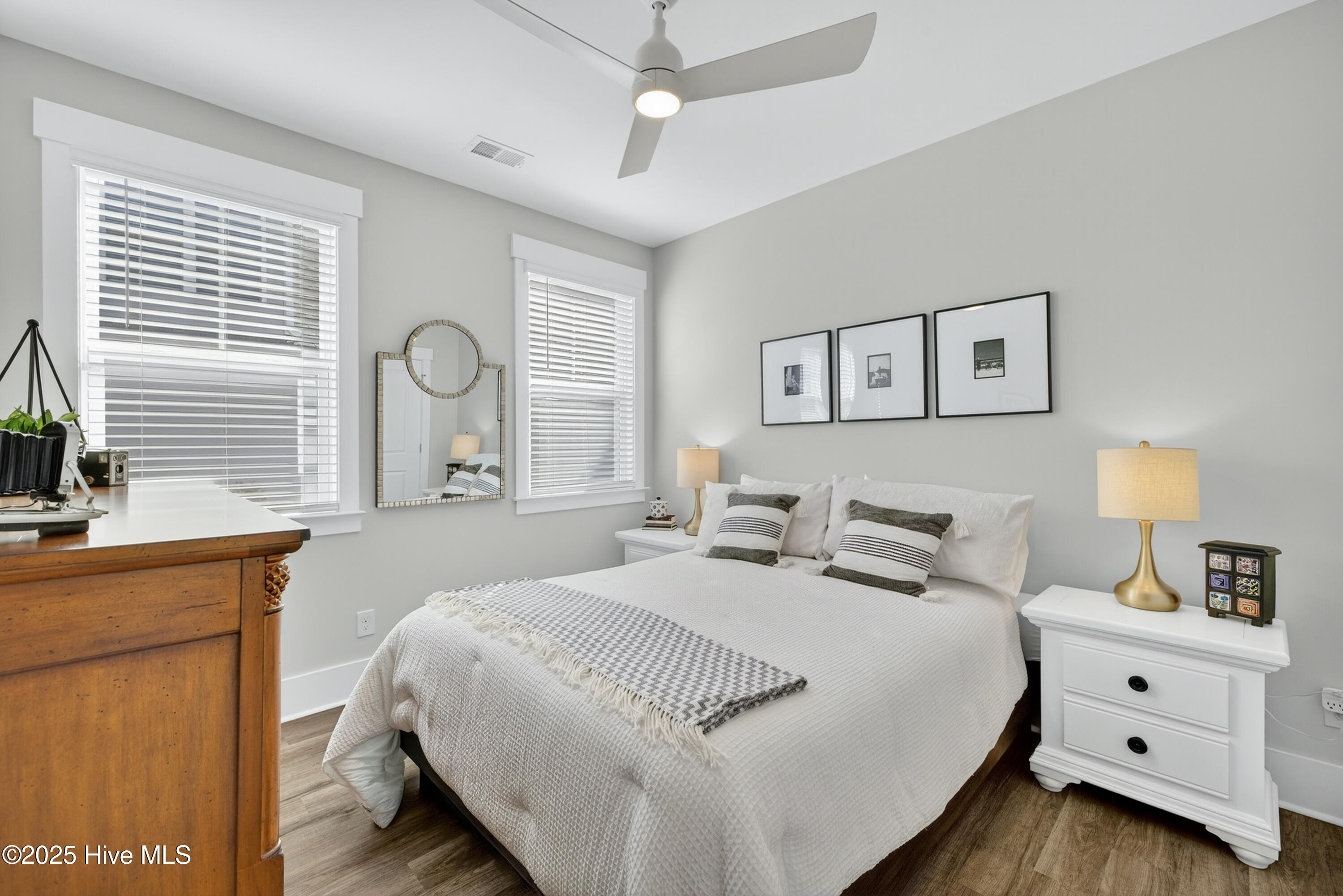 100538241 | Photo 23