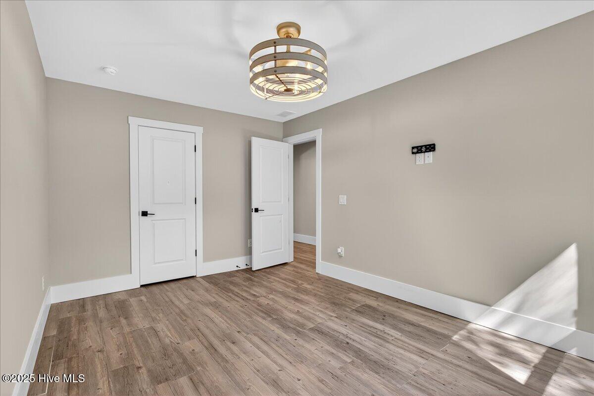 100514096 | Photo 40