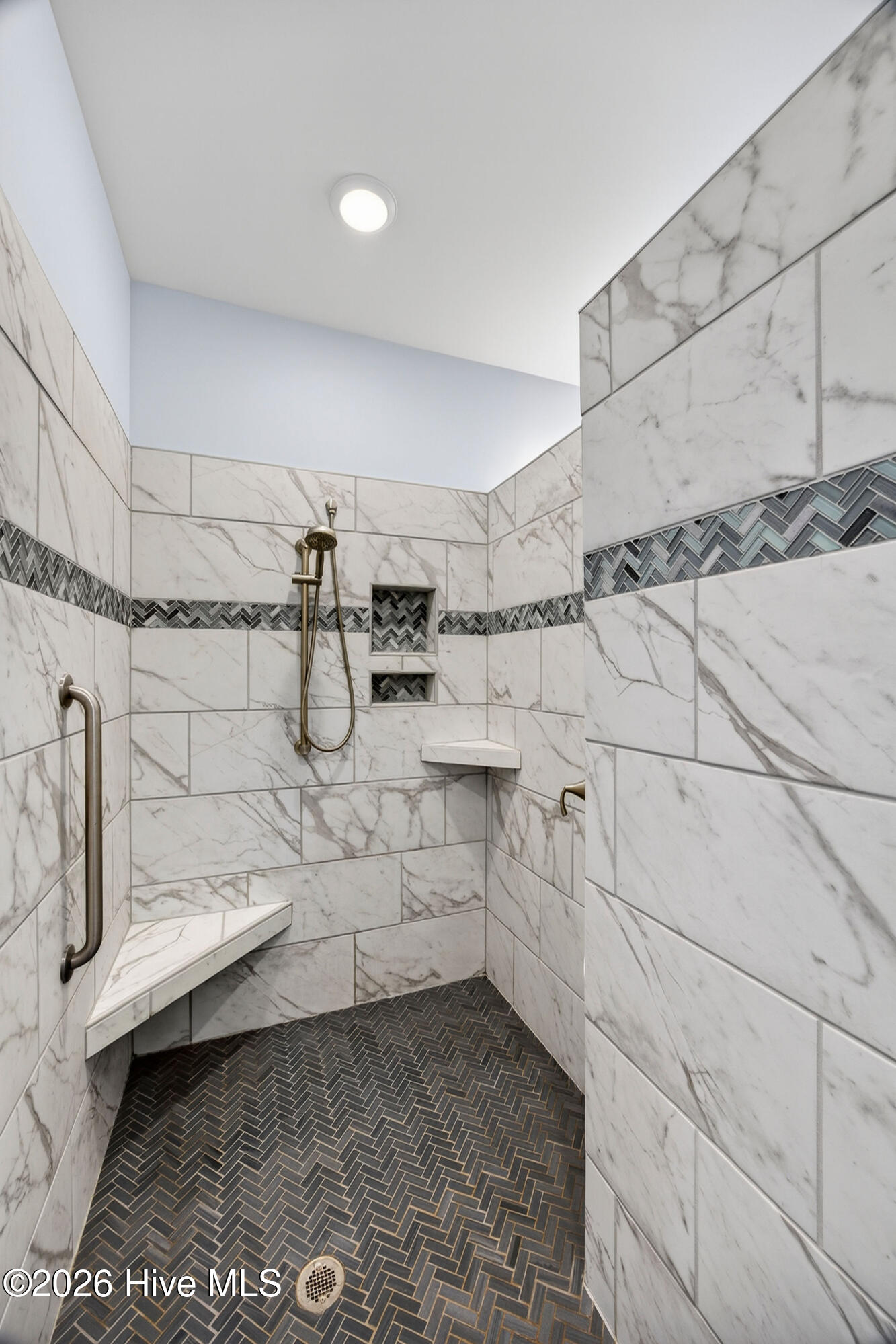 100554107 | Photo 33