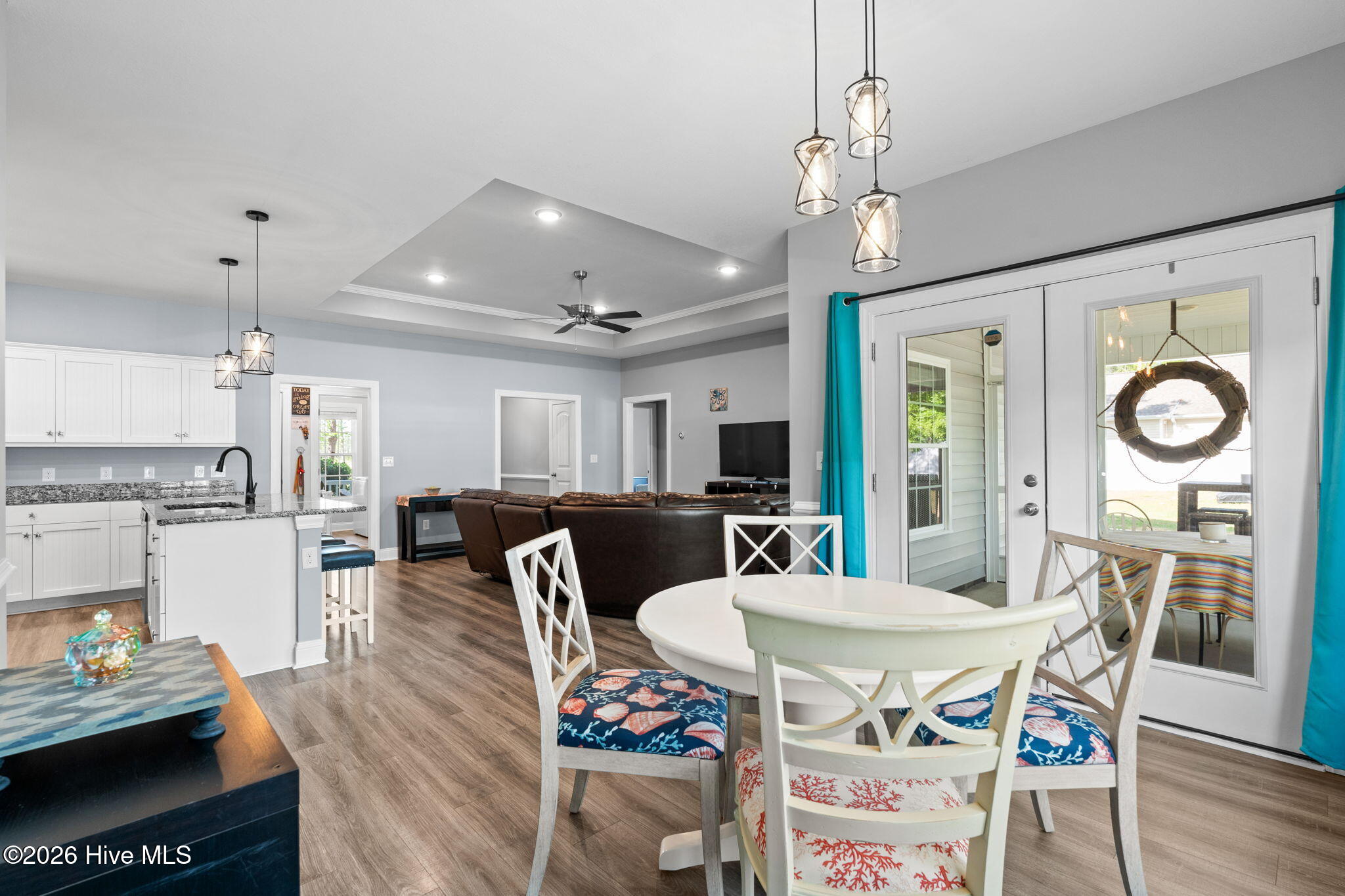 100568140 | Photo 16