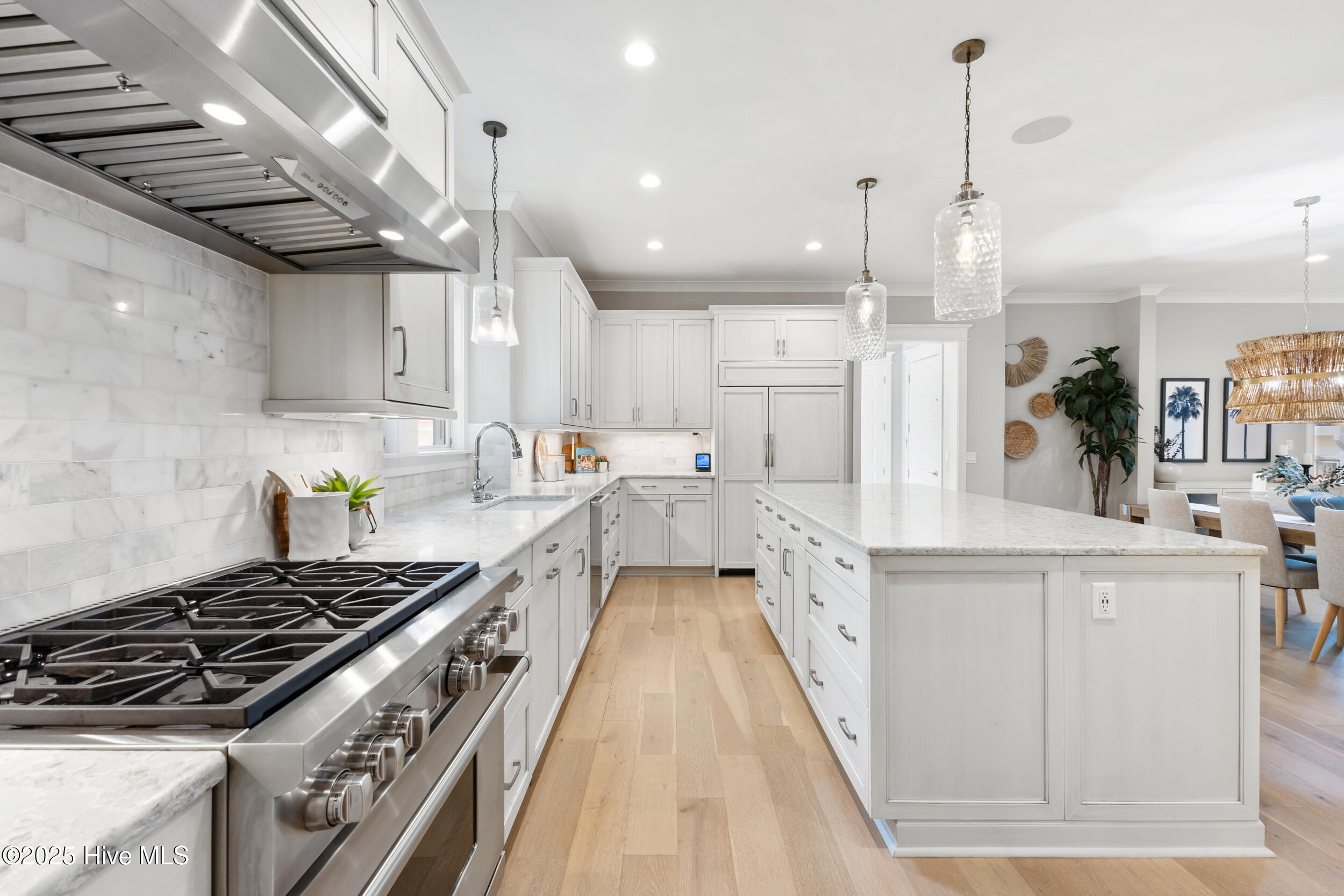 100535952 | Photo 31