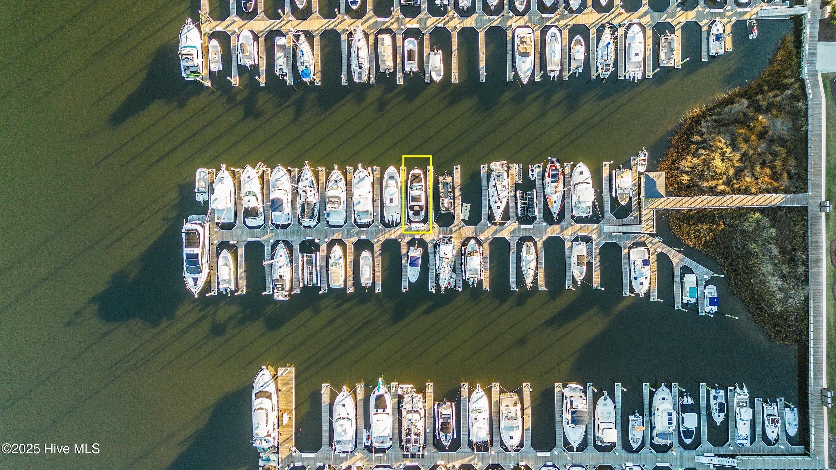 100545192 | Photo 49