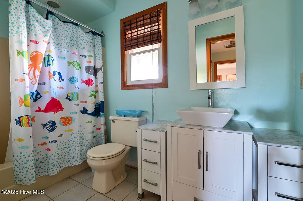 Full Bath Bed 1 and Bunkroom