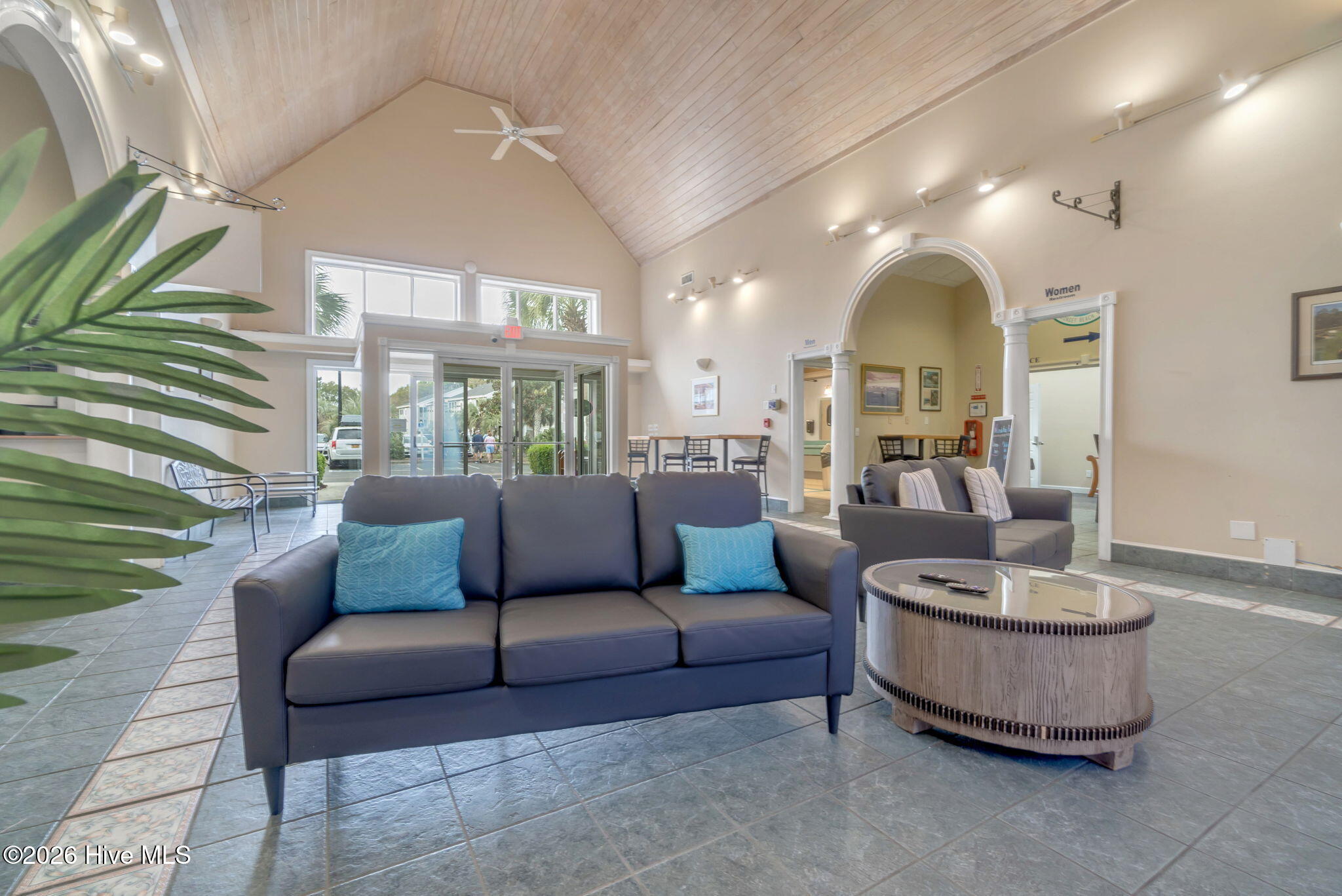 100558580 | Photo 39