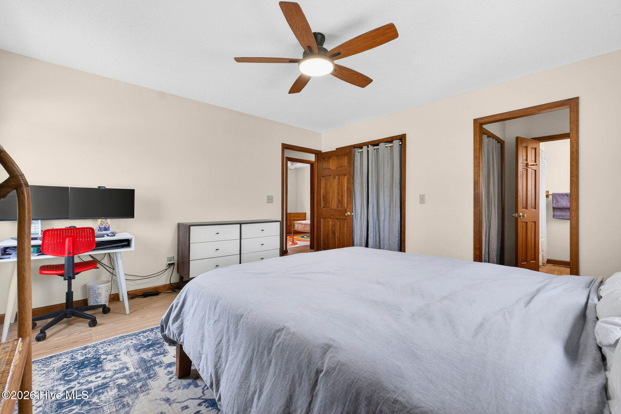 100561895 | Photo 24