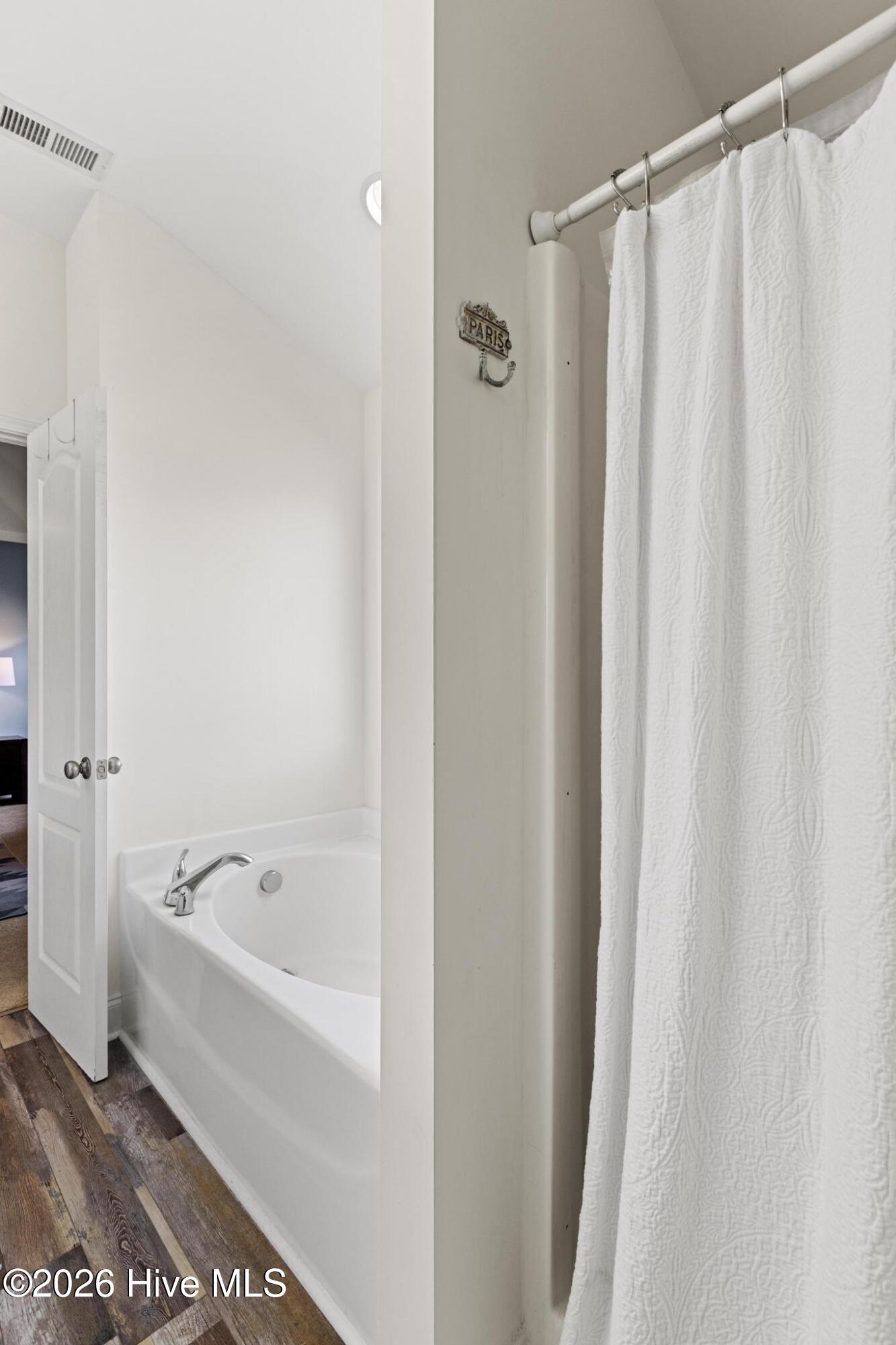 100564842 | Photo 18