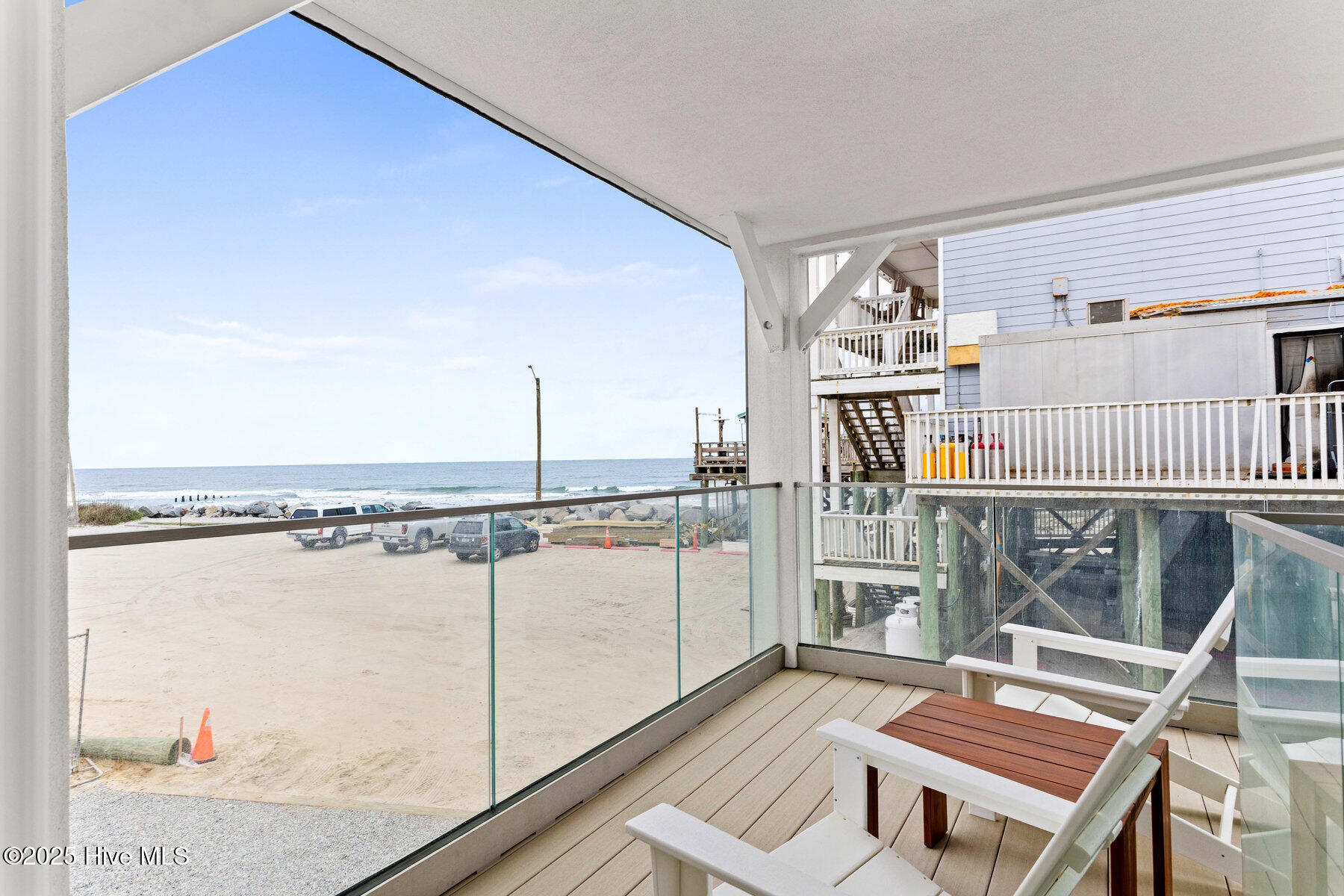 100523204 | Photo 23