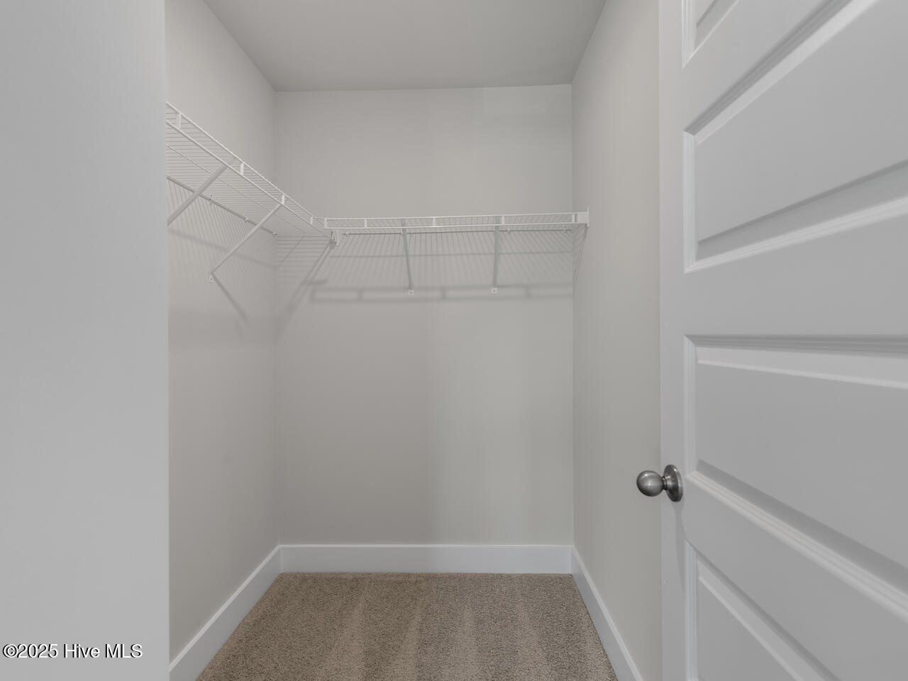 100567988 | Photo 28