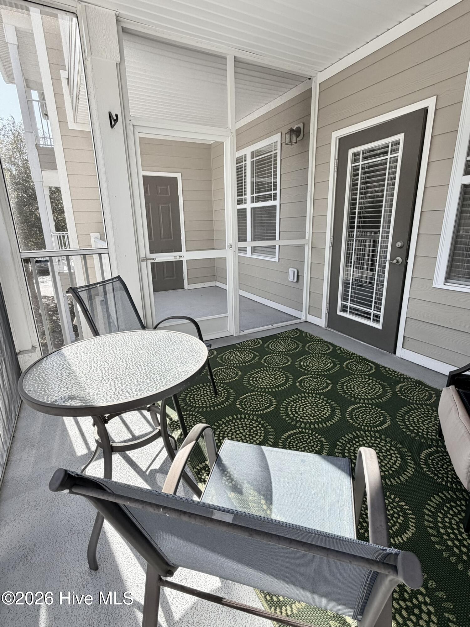 100558778 | Photo 28