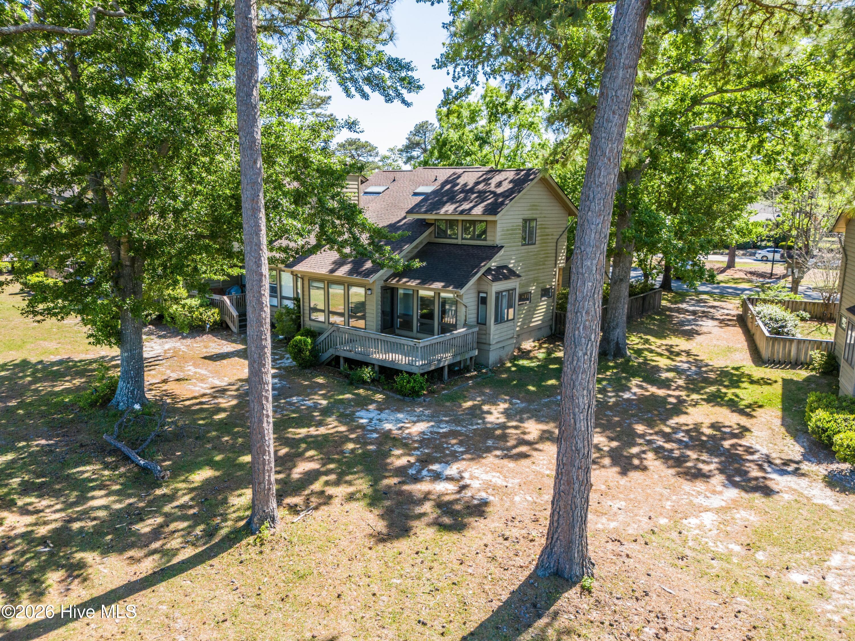 100570690 | Photo 41