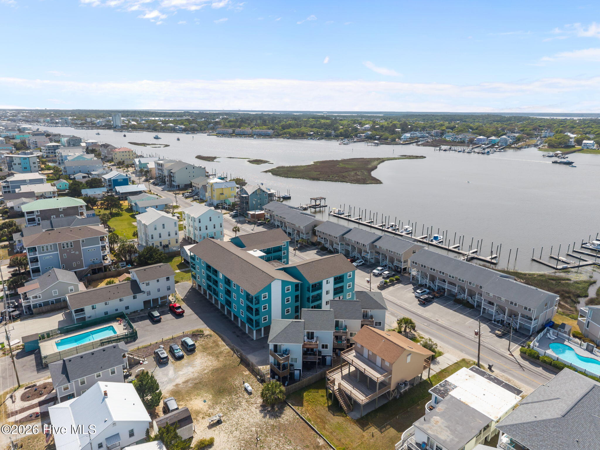 100566961 | Photo 41