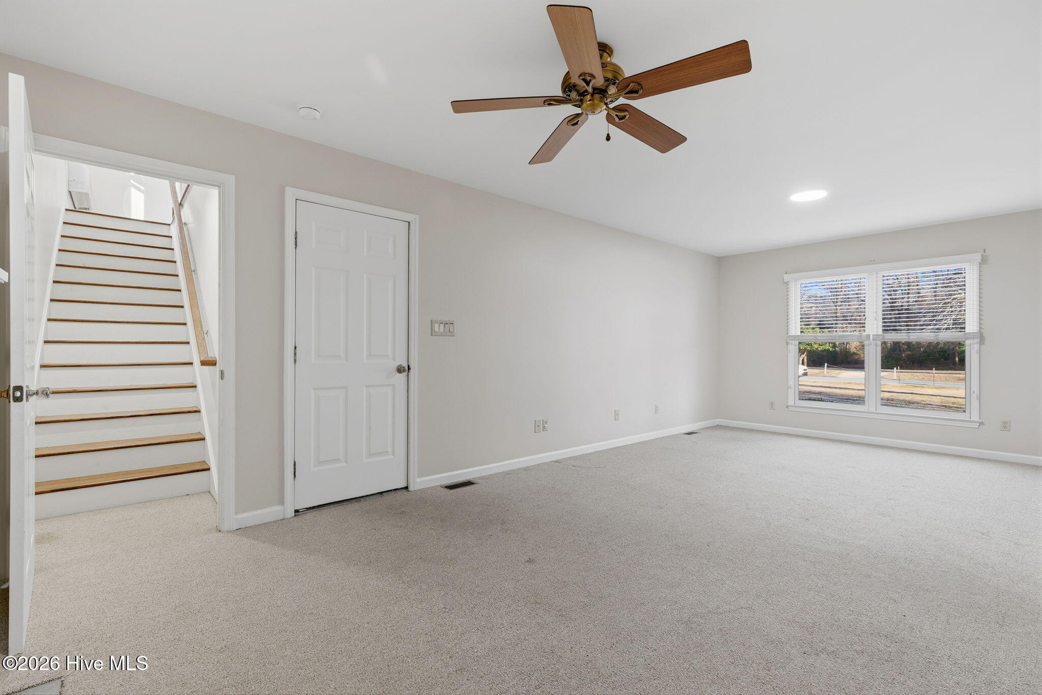 100554589 | Photo 25