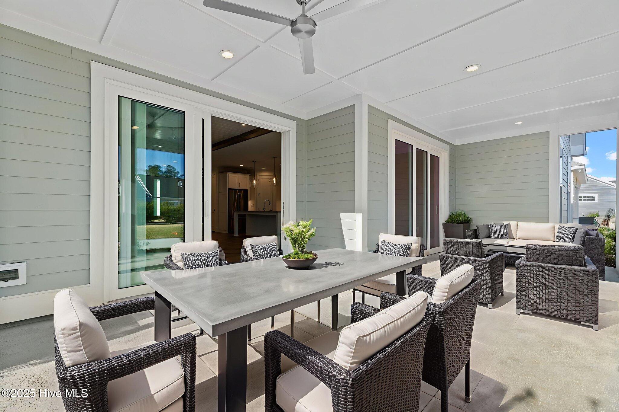 100523885 | Photo 57