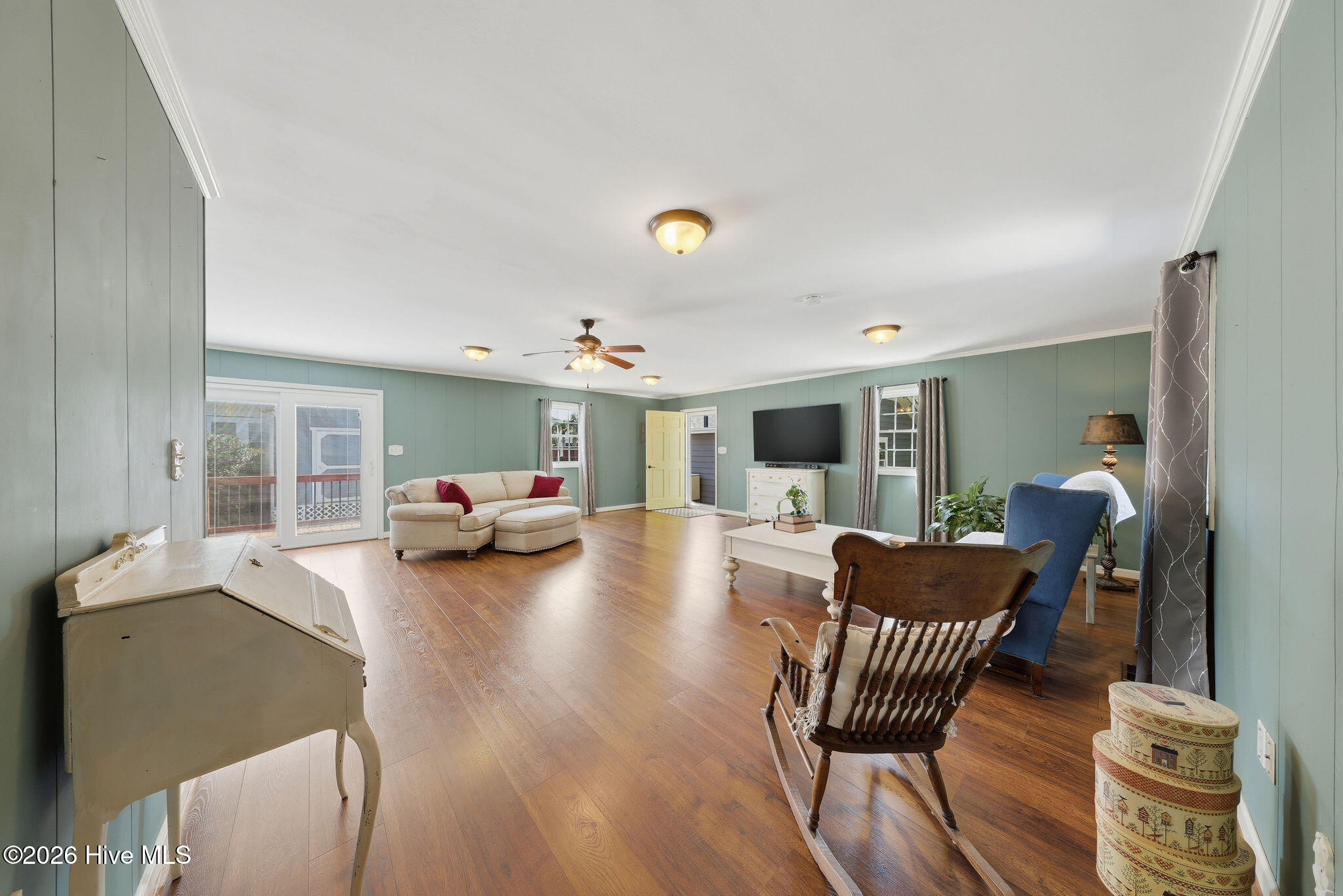 100557788 | Photo 25