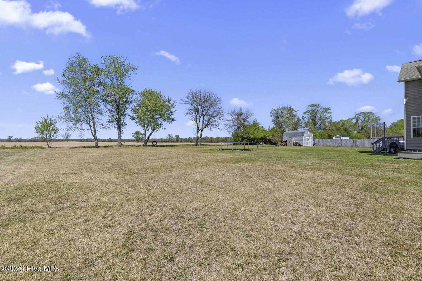 100564788 | Photo 36