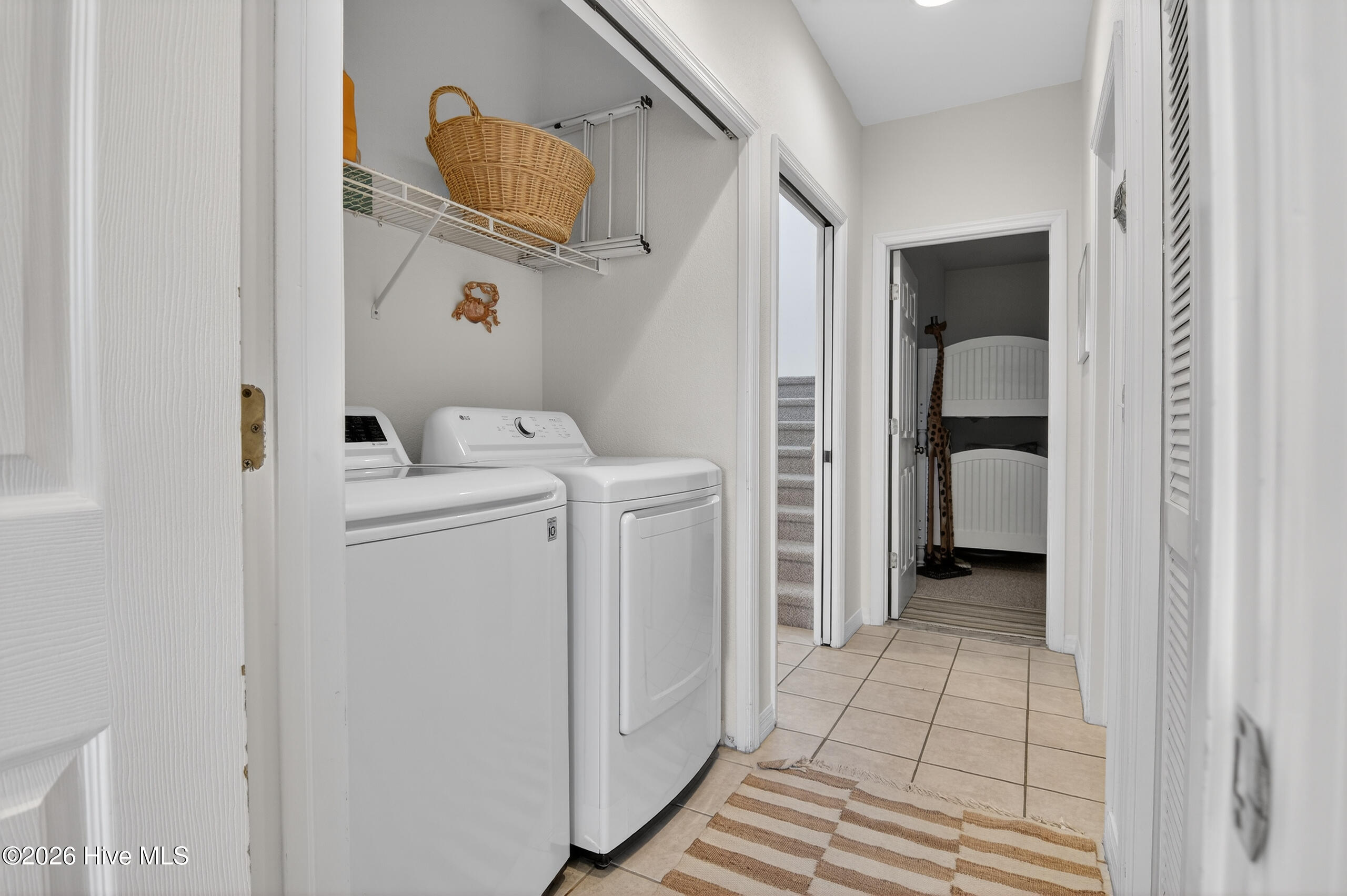 100565209 | Photo 38