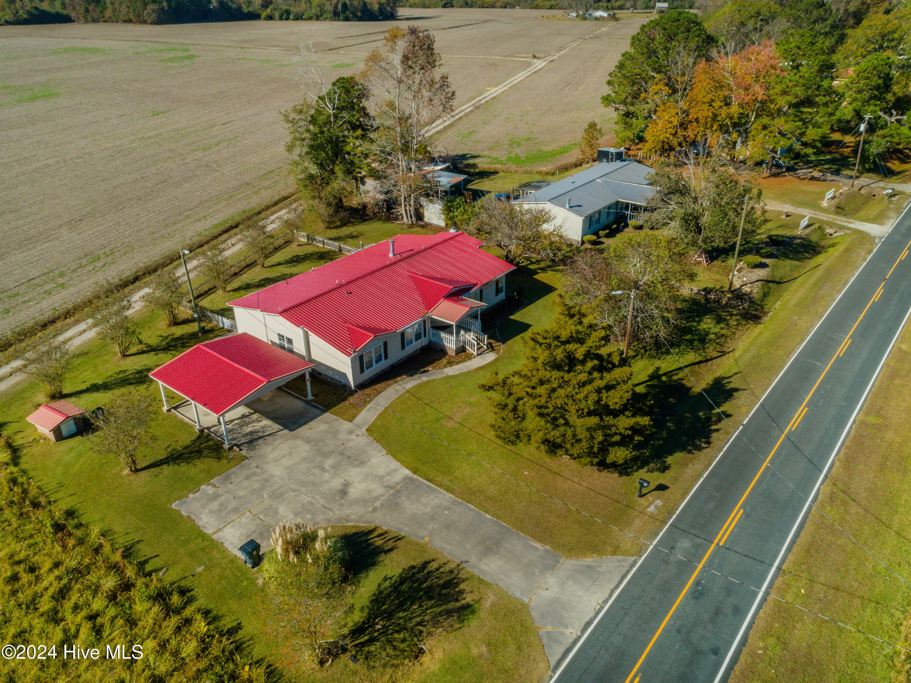 100566927 | Photo 40