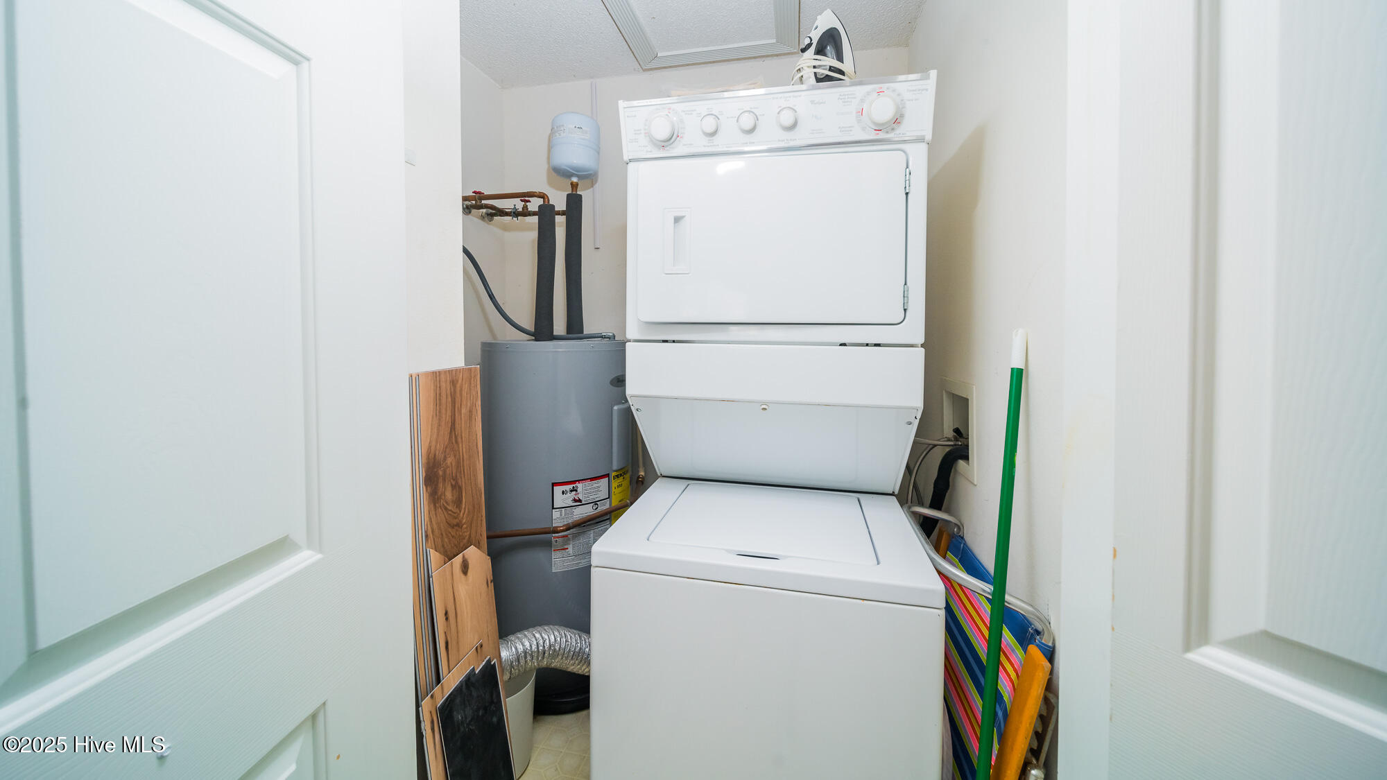 100502846 | Photo 19