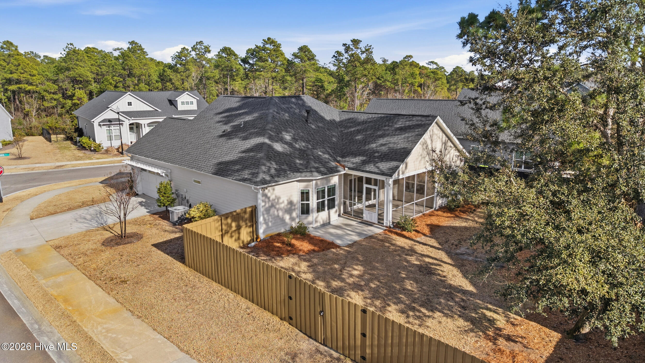 100557443 | Photo 45