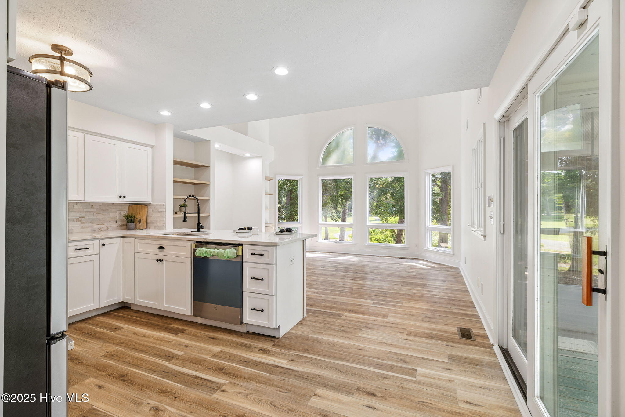 100517778 | Photo 20