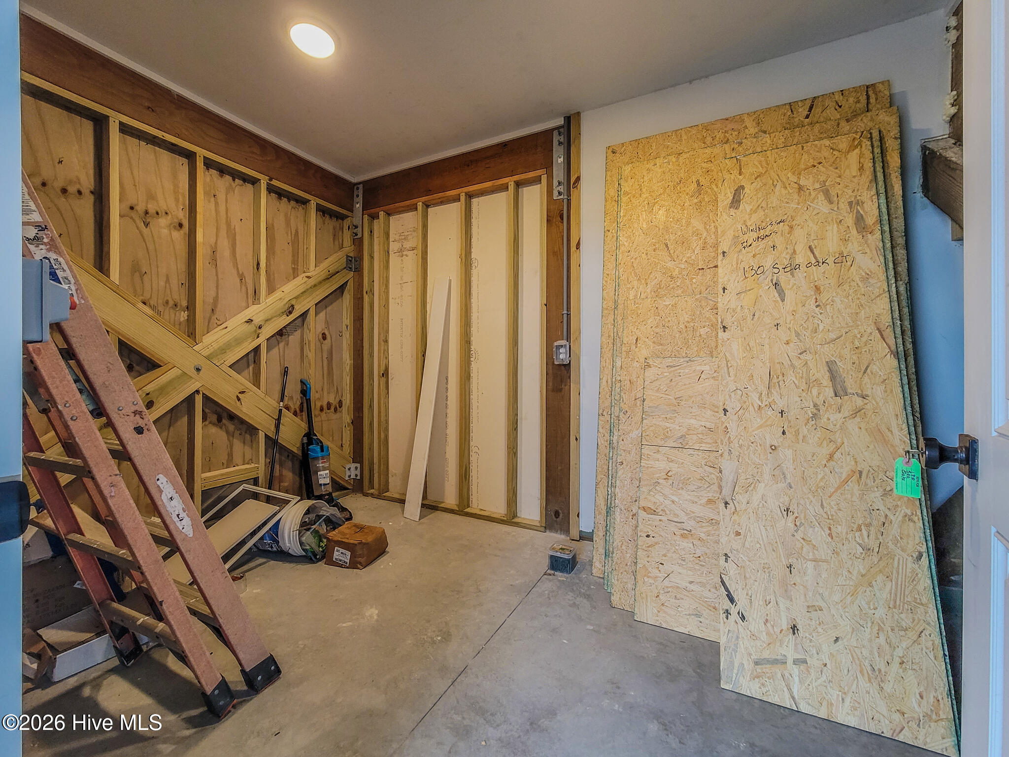 100553641 | Photo 70