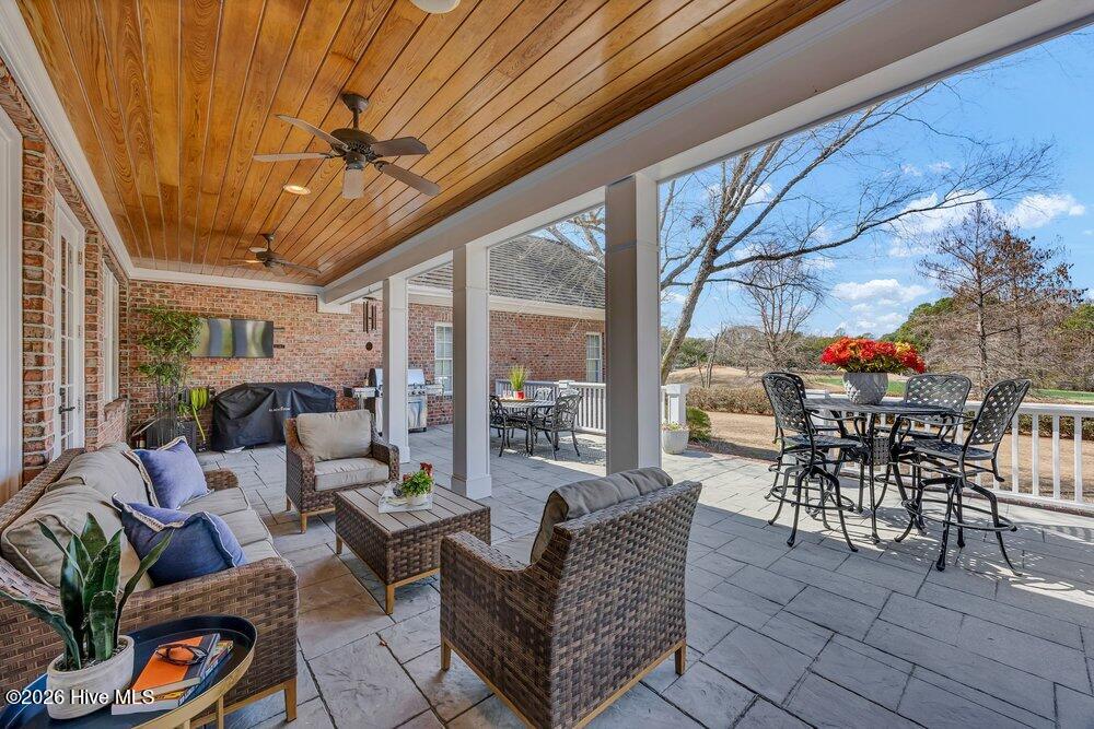 100558006 | Photo 47