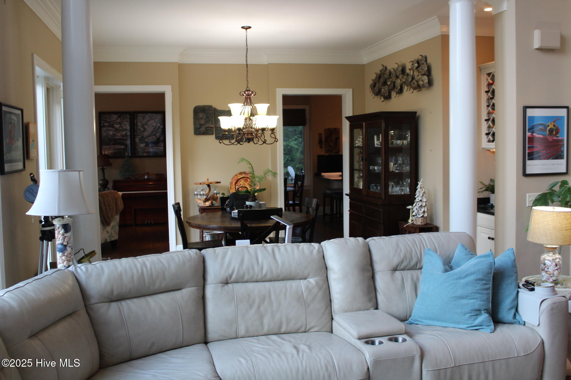 100518933 | Photo 13