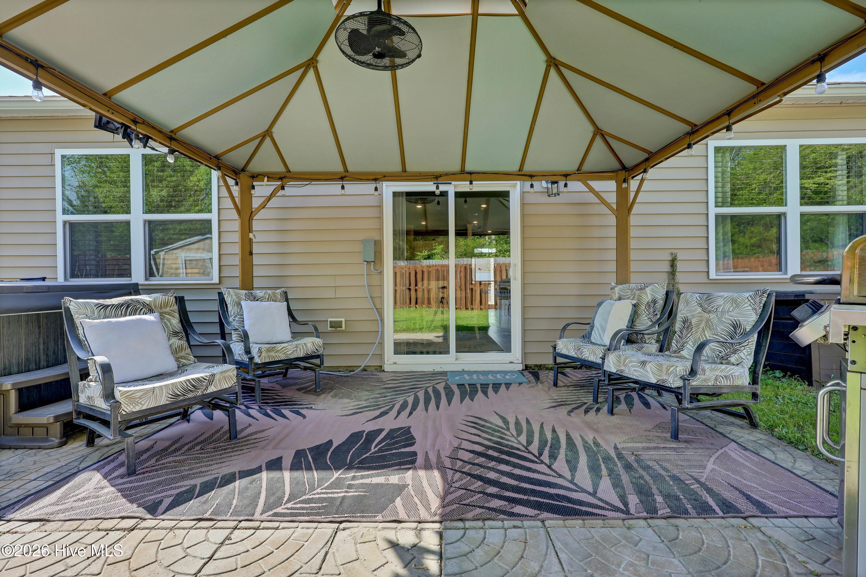 100567847 | Photo 26