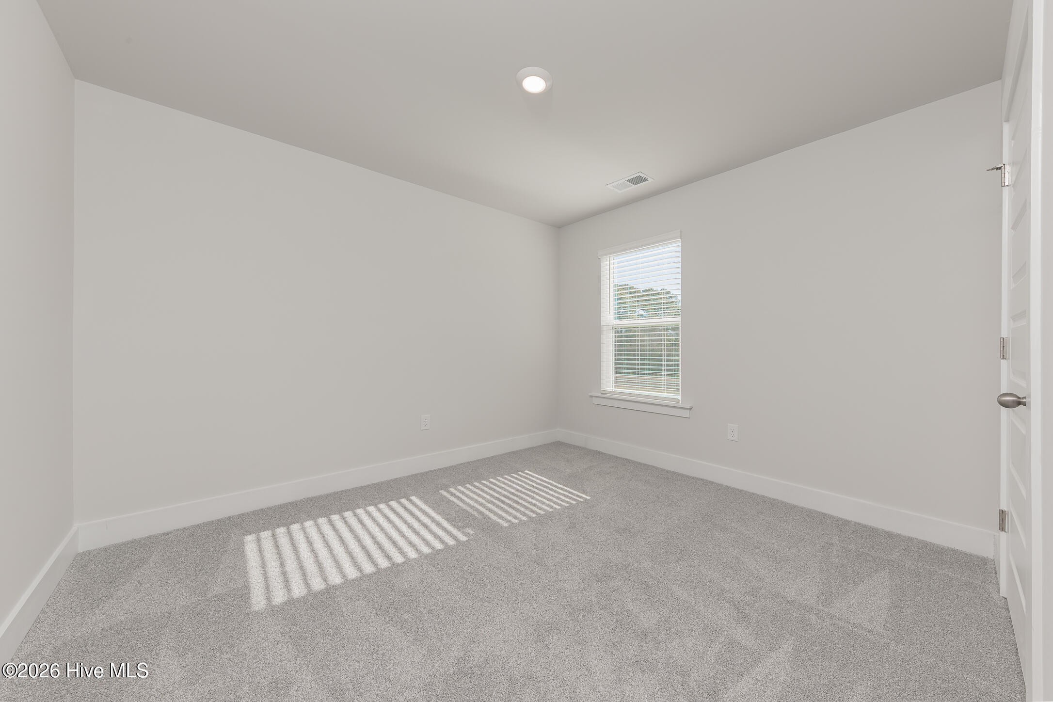 100547064 | Photo 24