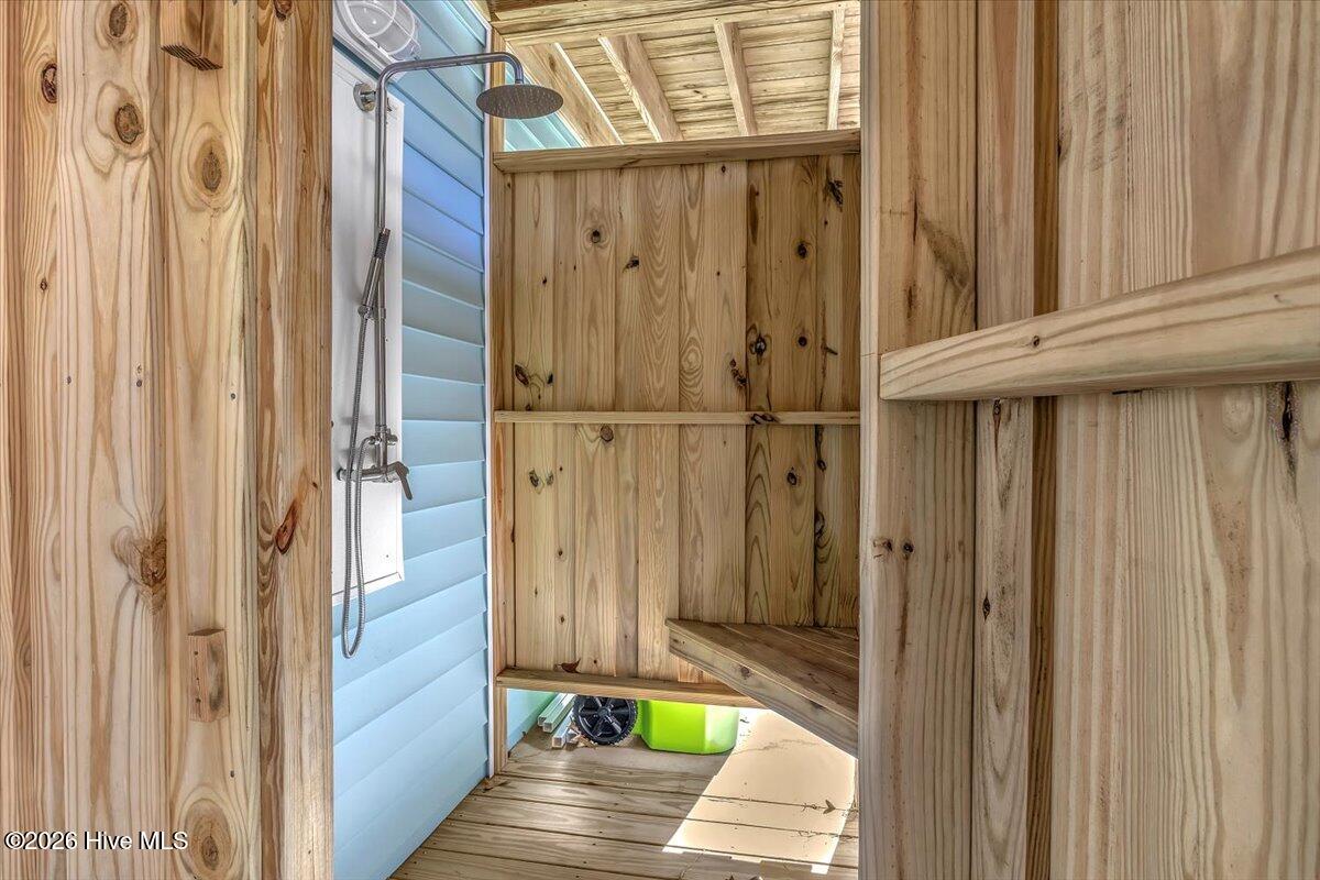 100550591 | Photo 55