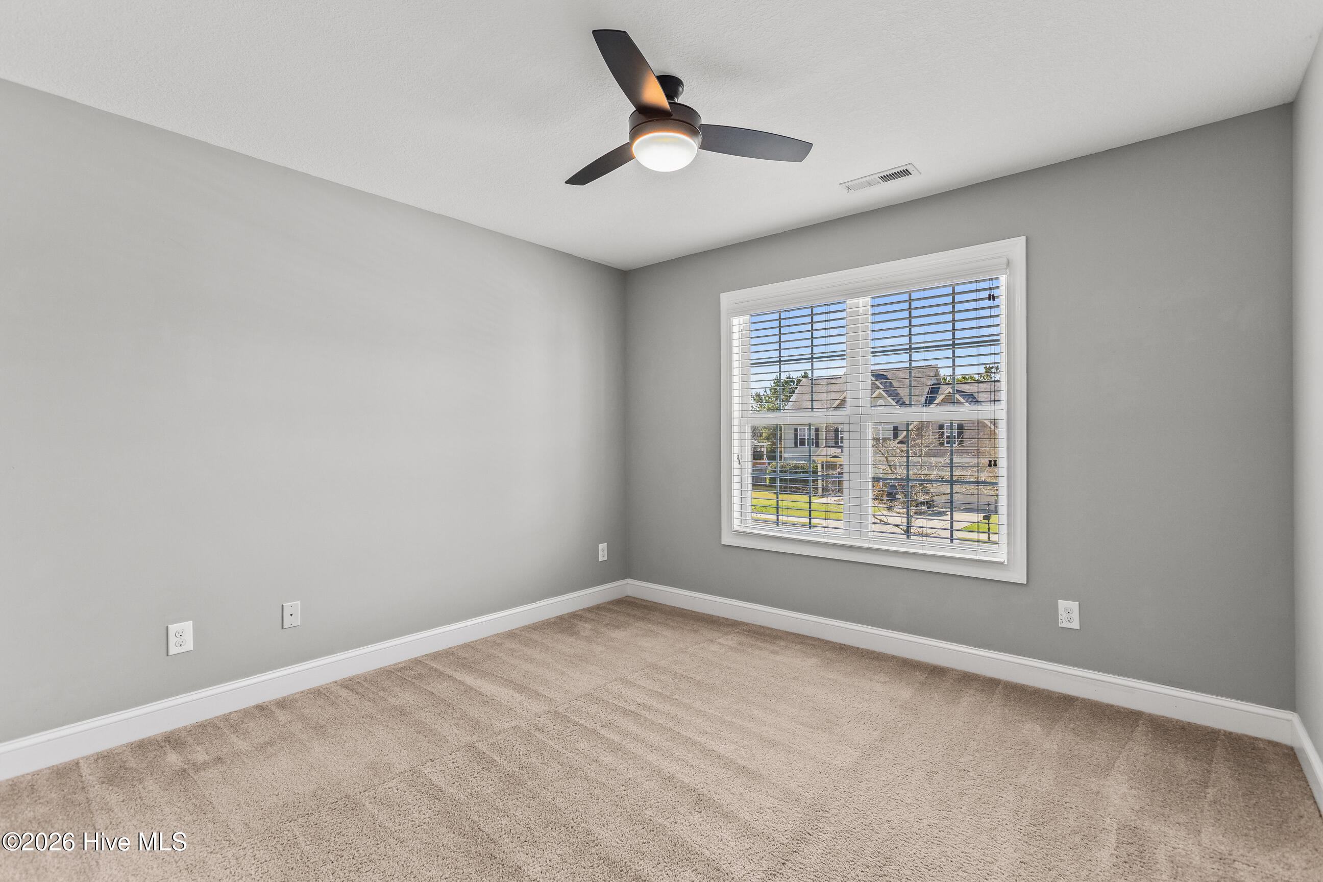 100561701 | Photo 29