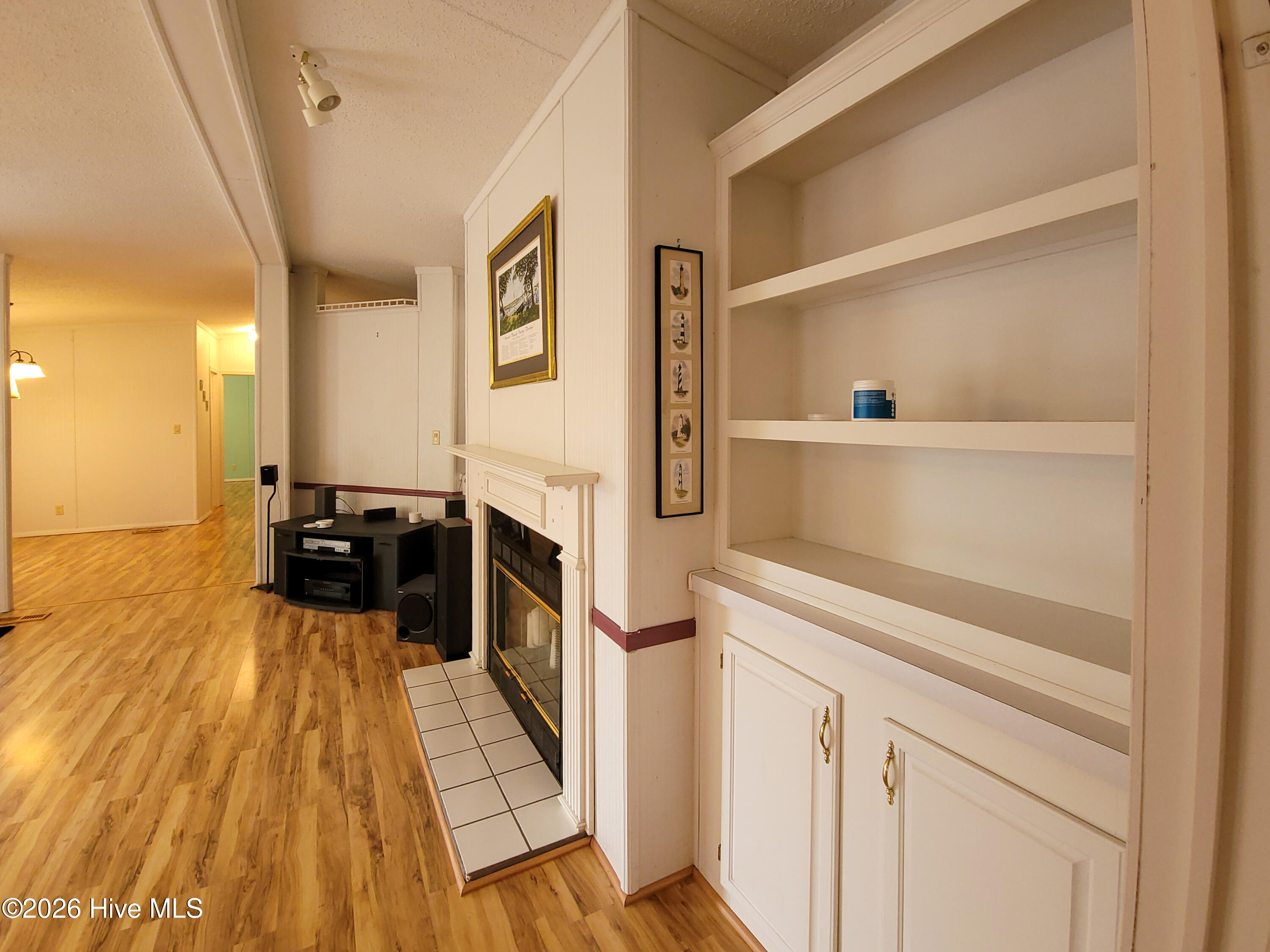 100560378 | Photo 26