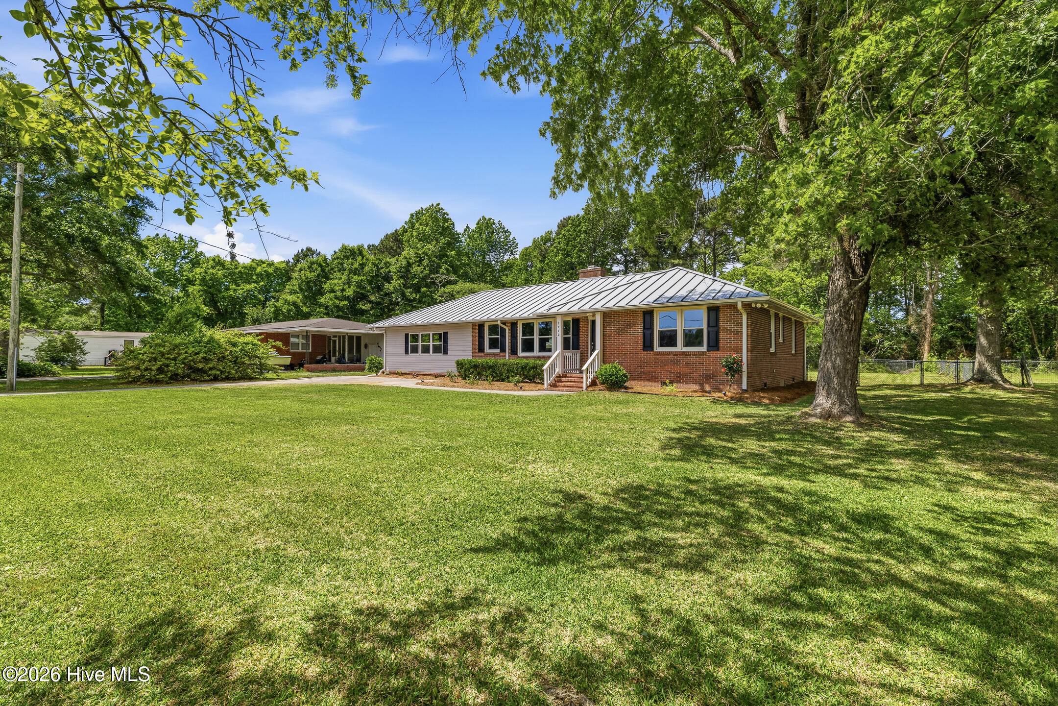 100570664 | Photo 57