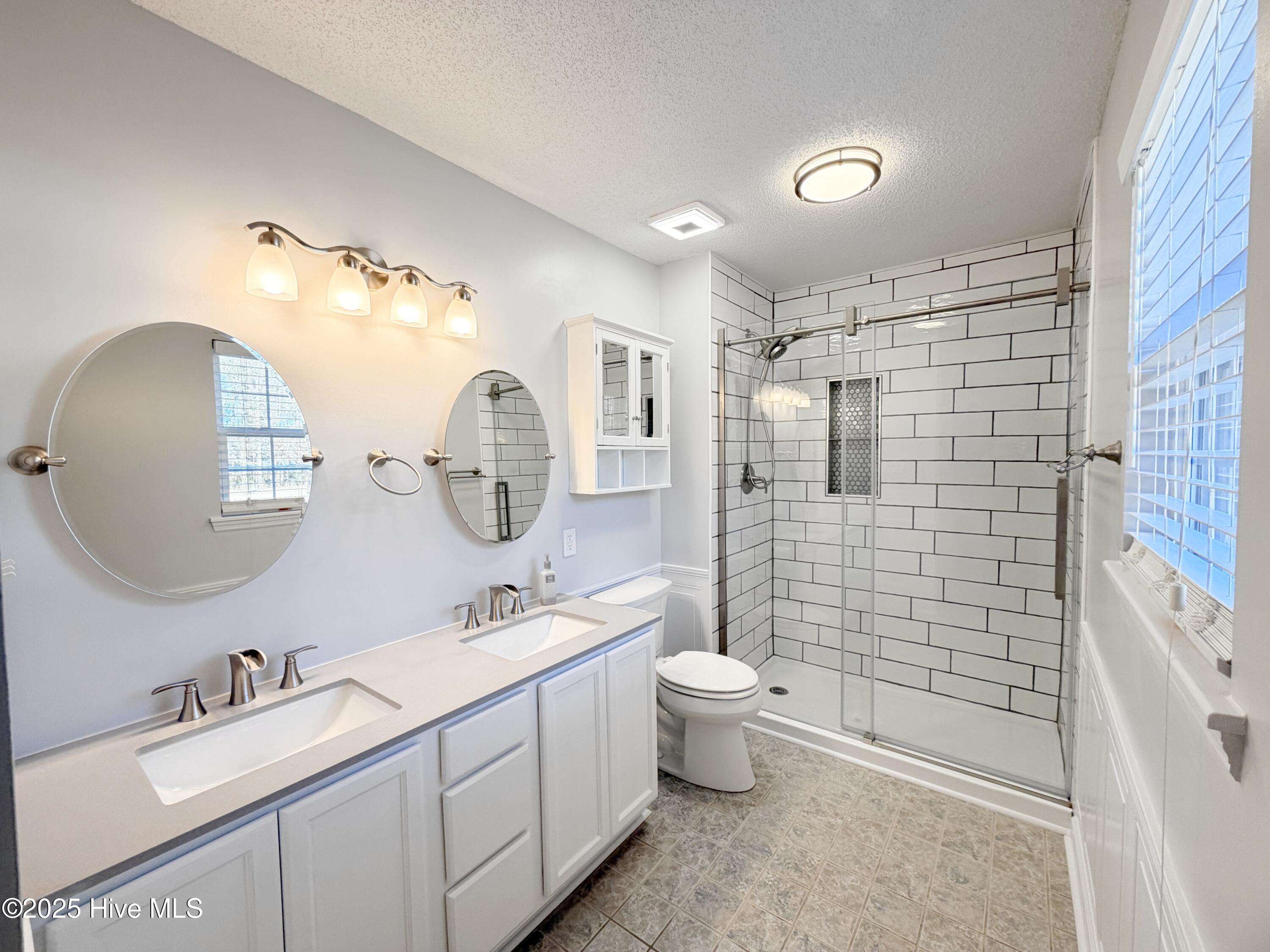 100546247 | Photo 24