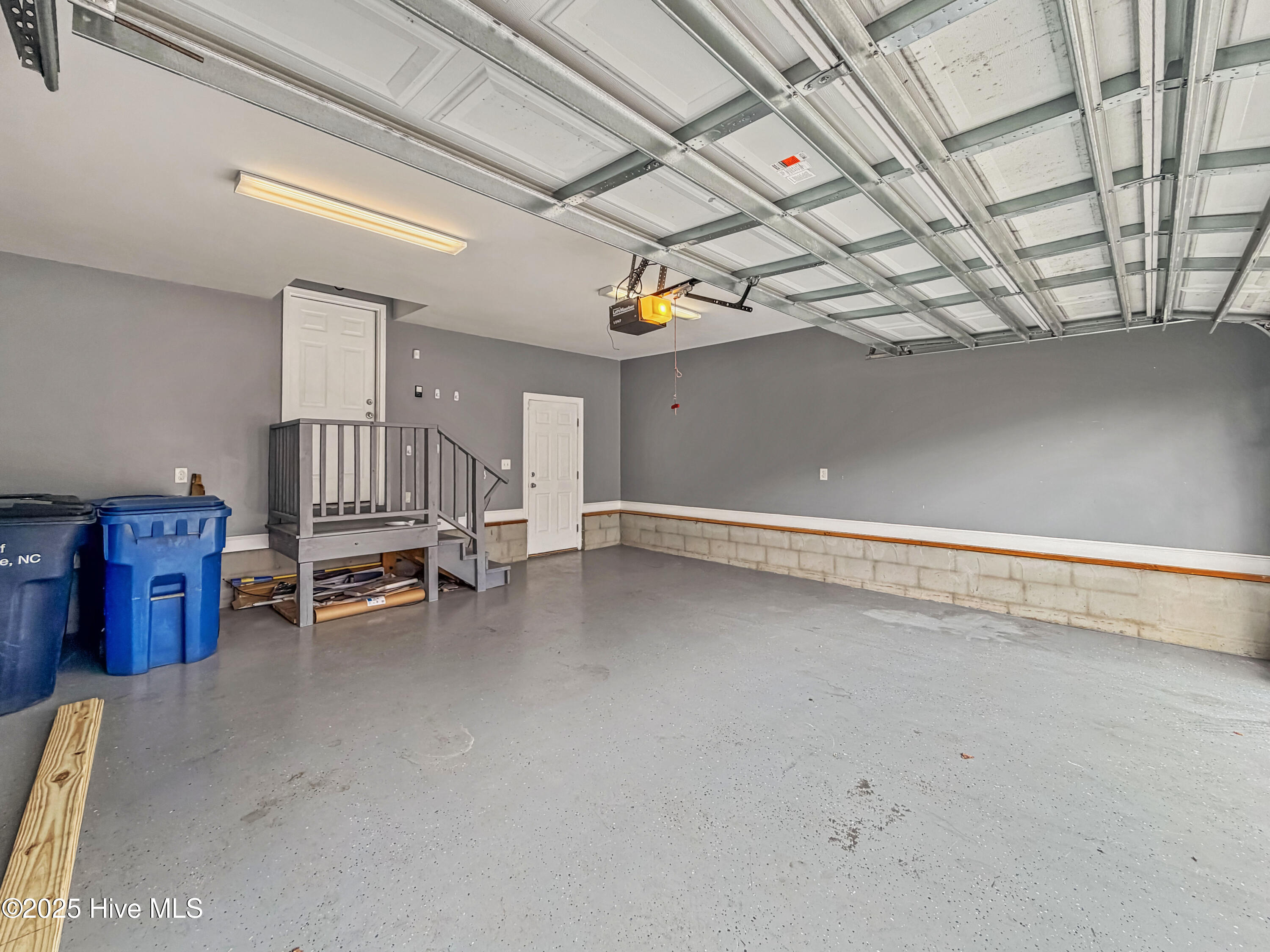 100543417 | Photo 46