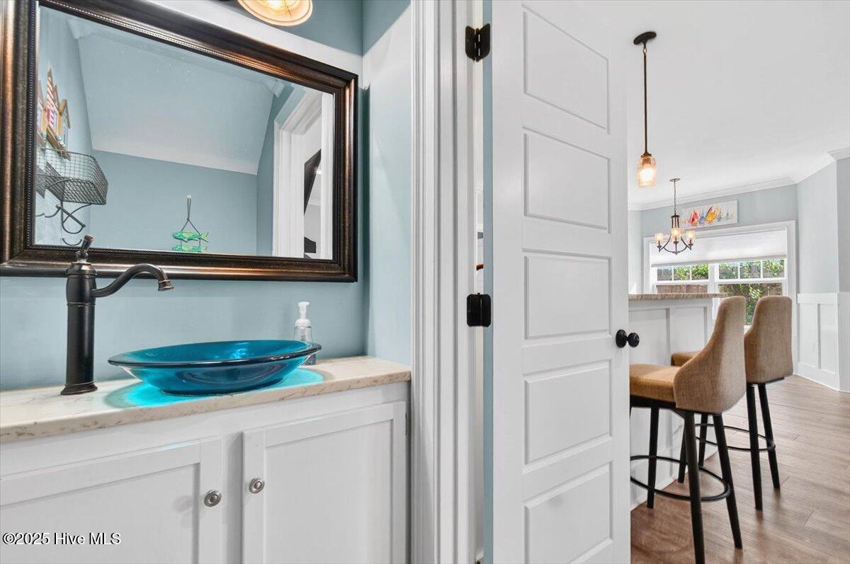 100531738 | Photo 15