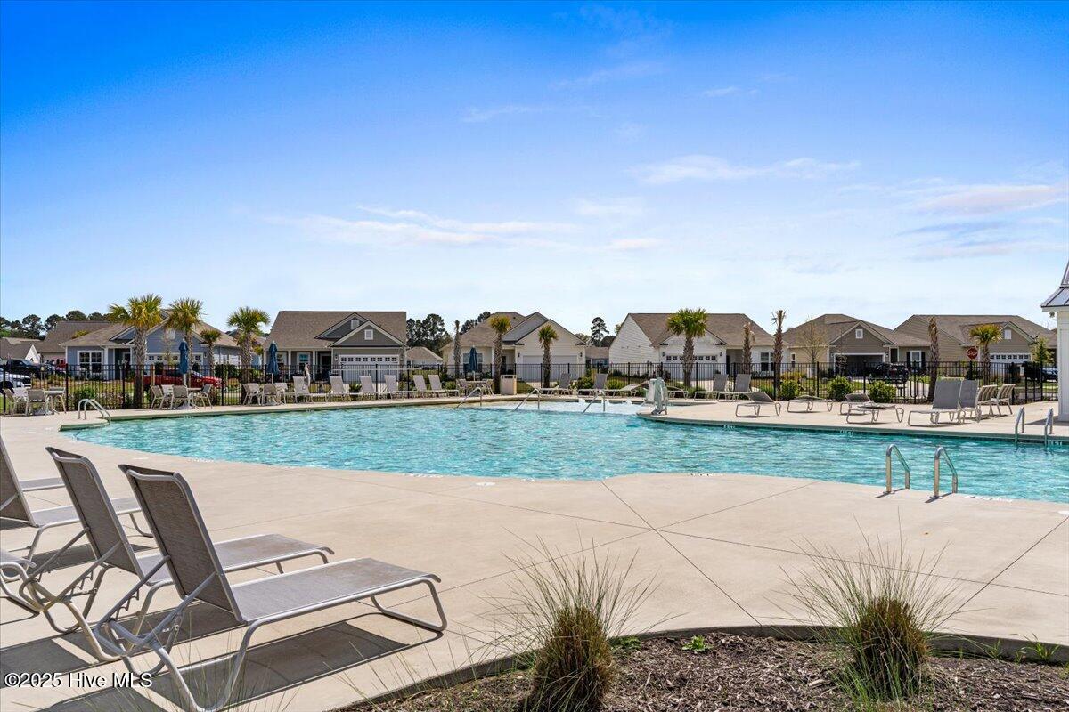 100532427 | Photo 46