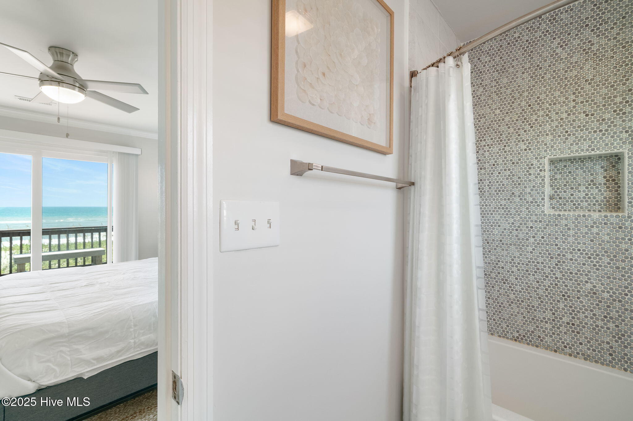 100520920 | Photo 12