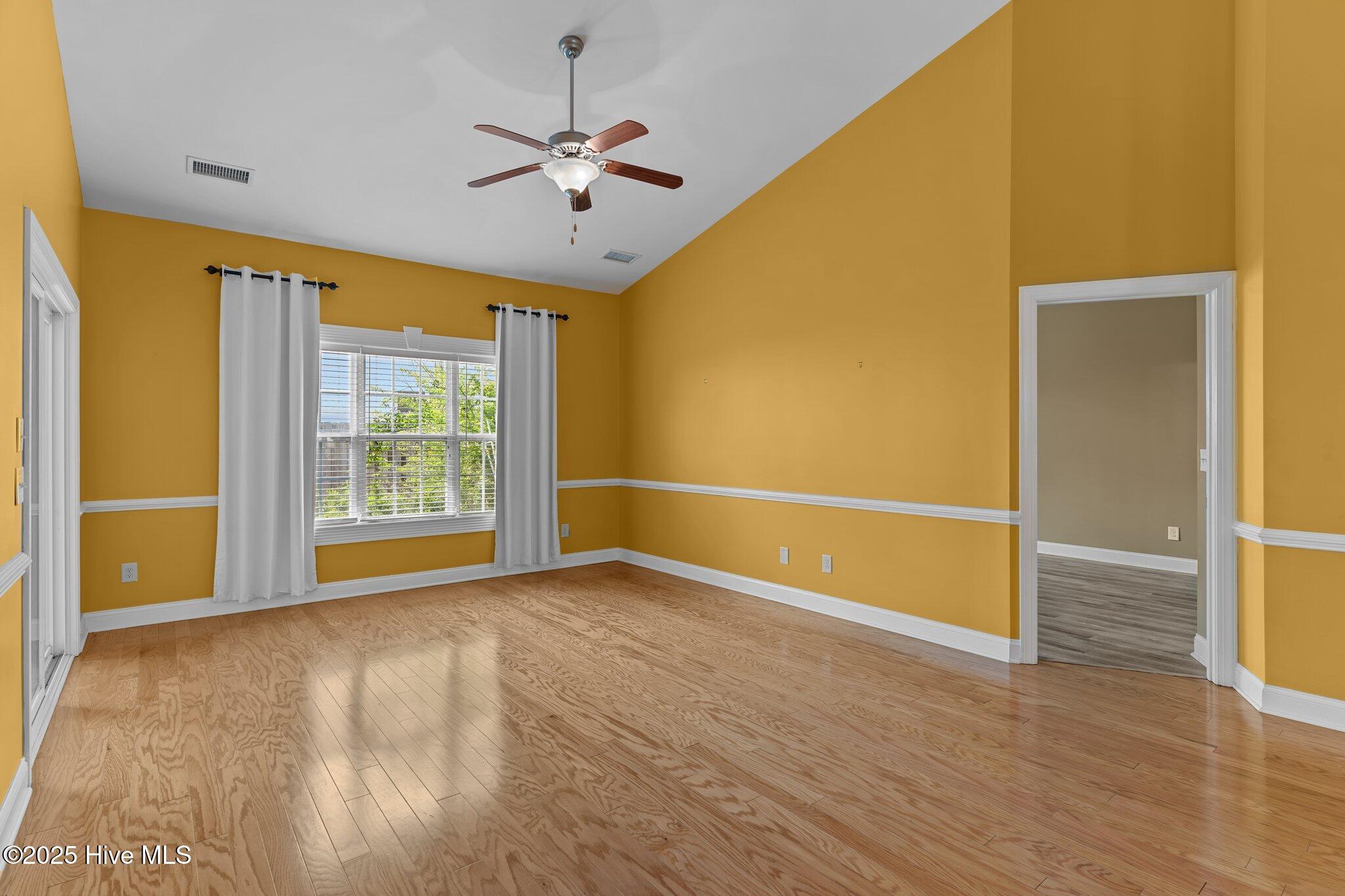 100513214 | Photo 19