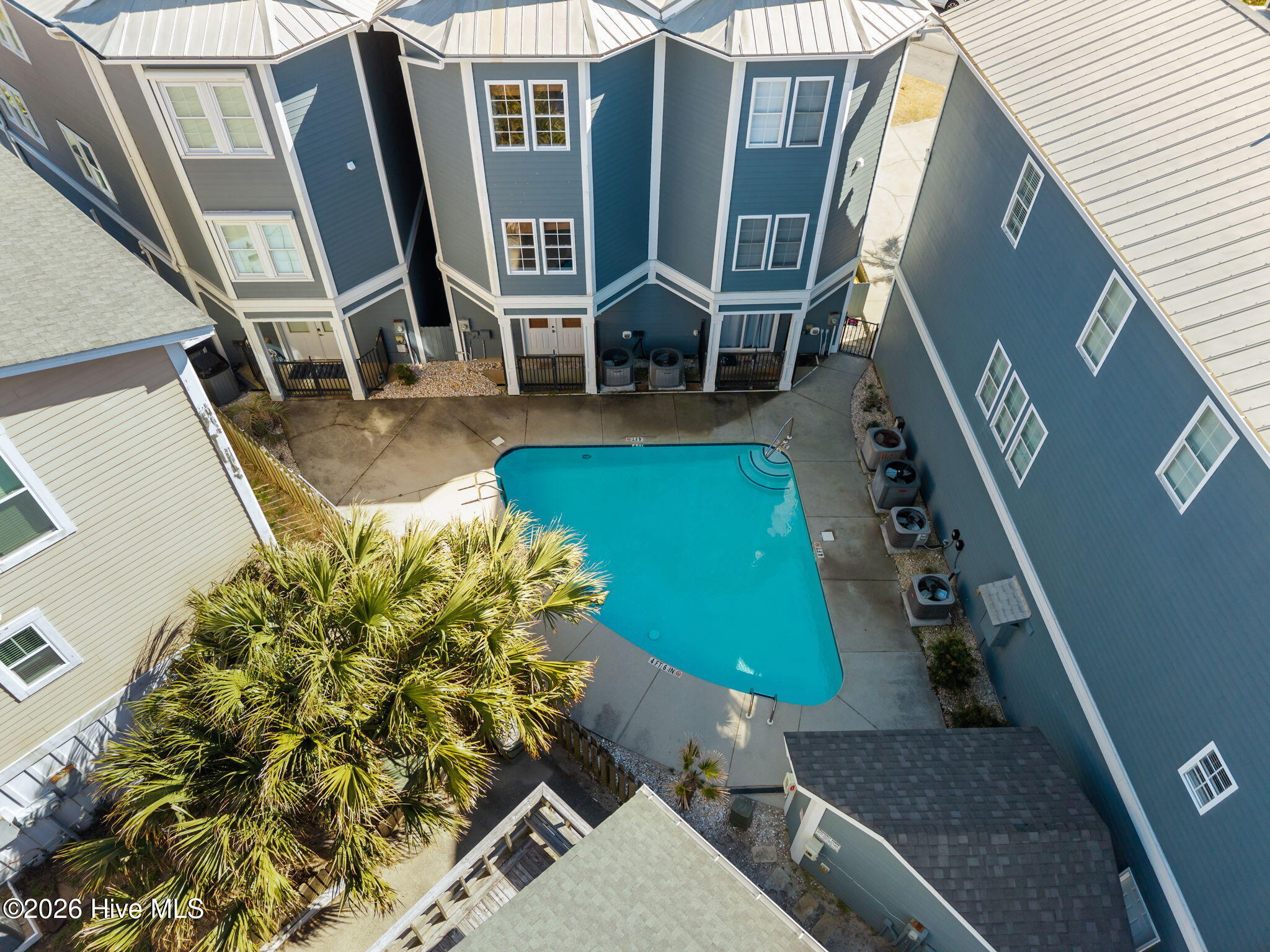 100530858 | Photo 12