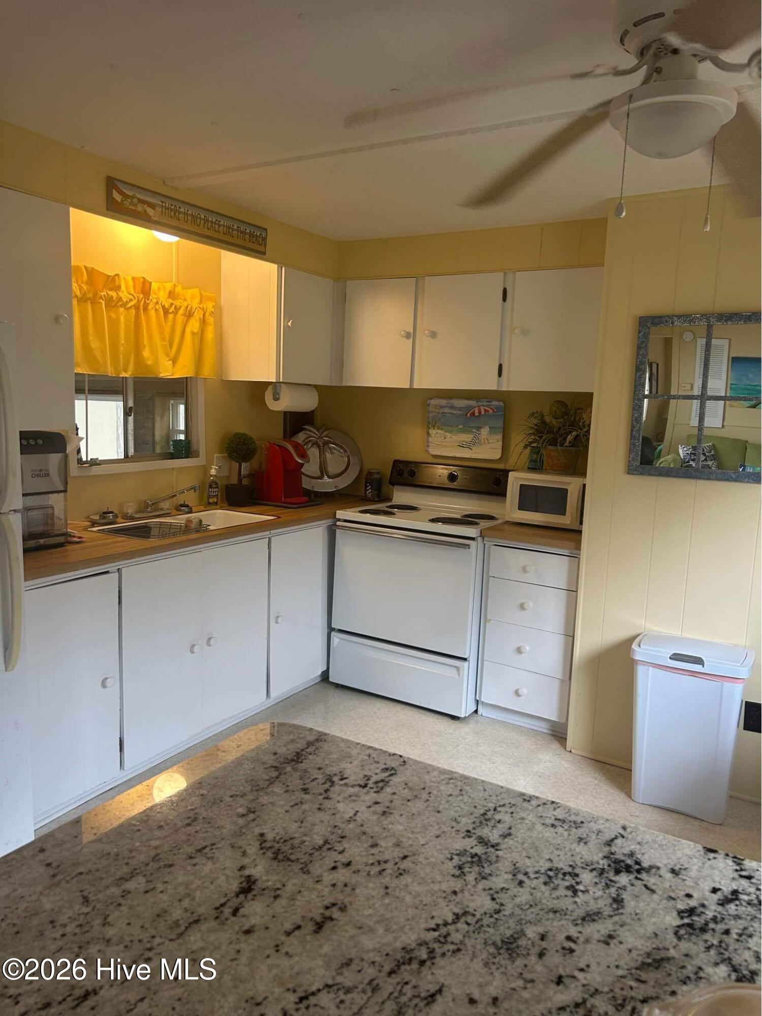 100562587 | Photo 11