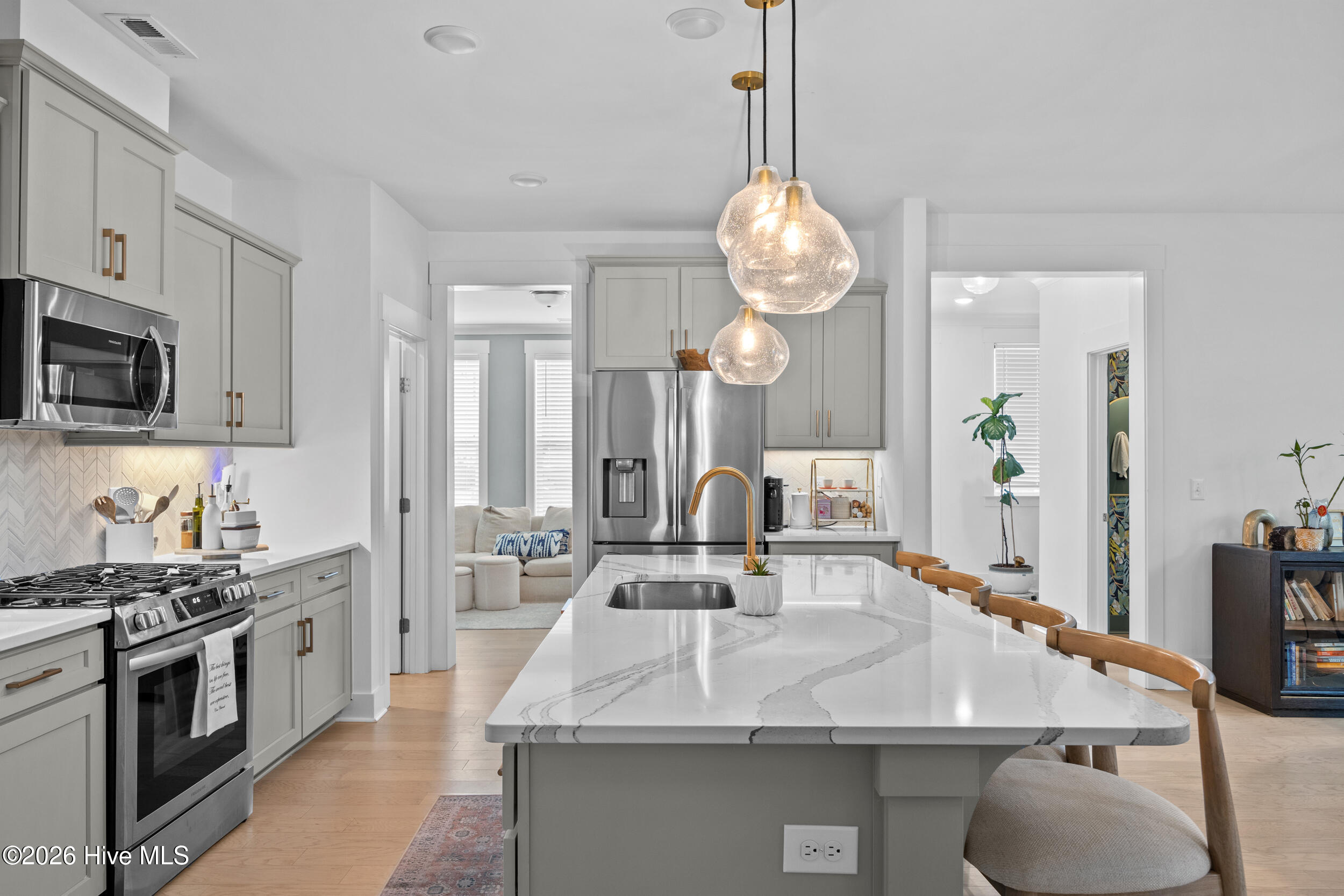 100551783 | Photo 14