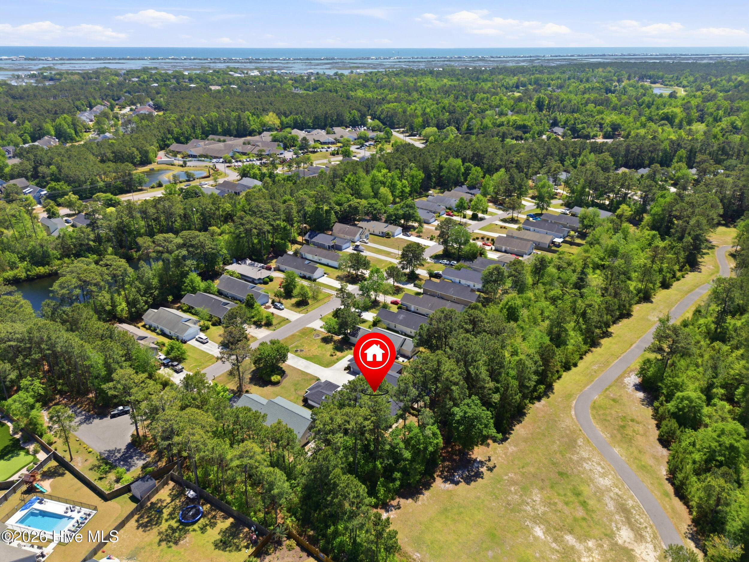 100569802 | Photo 51