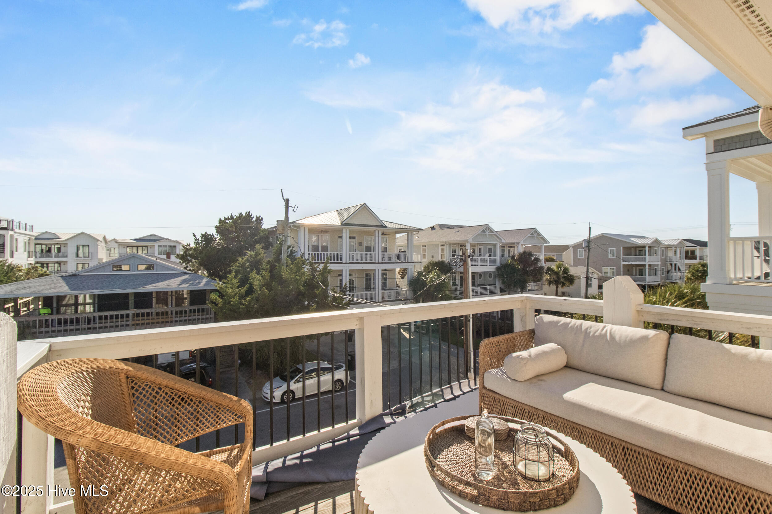 100545997 | Photo 37