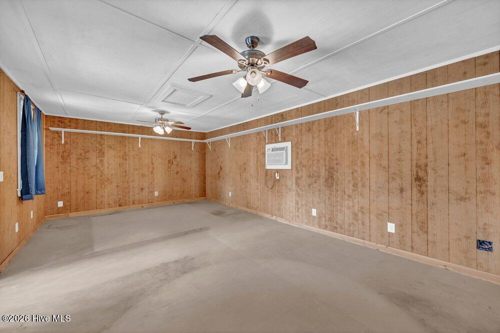 100564044 | Photo 24