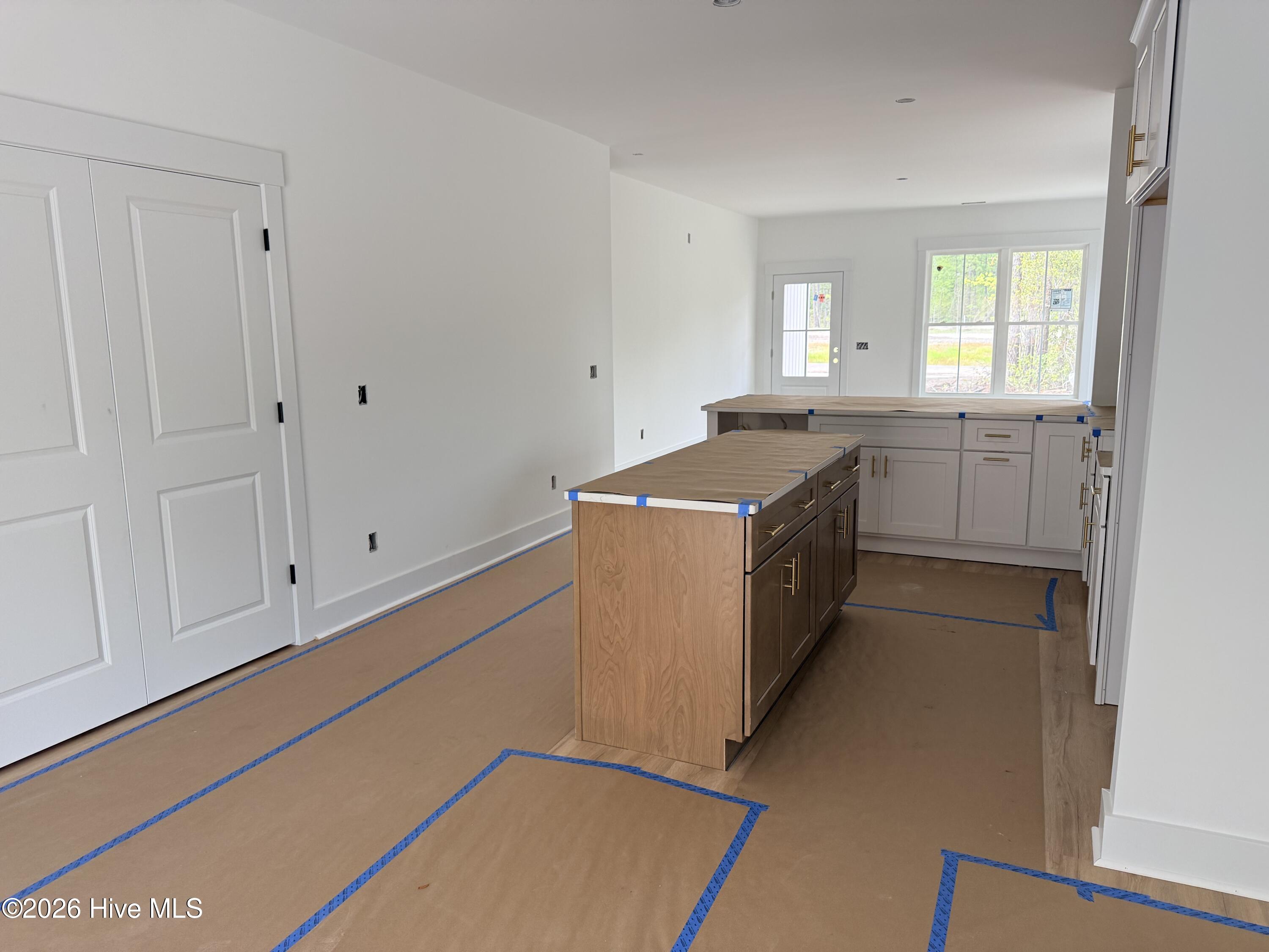 100564210 | Photo 12