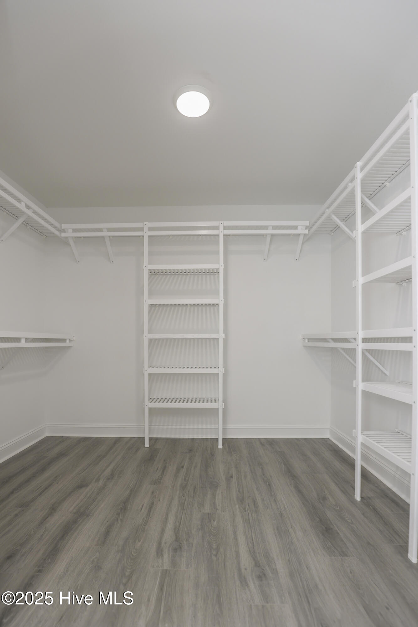 100553822 | Photo 74